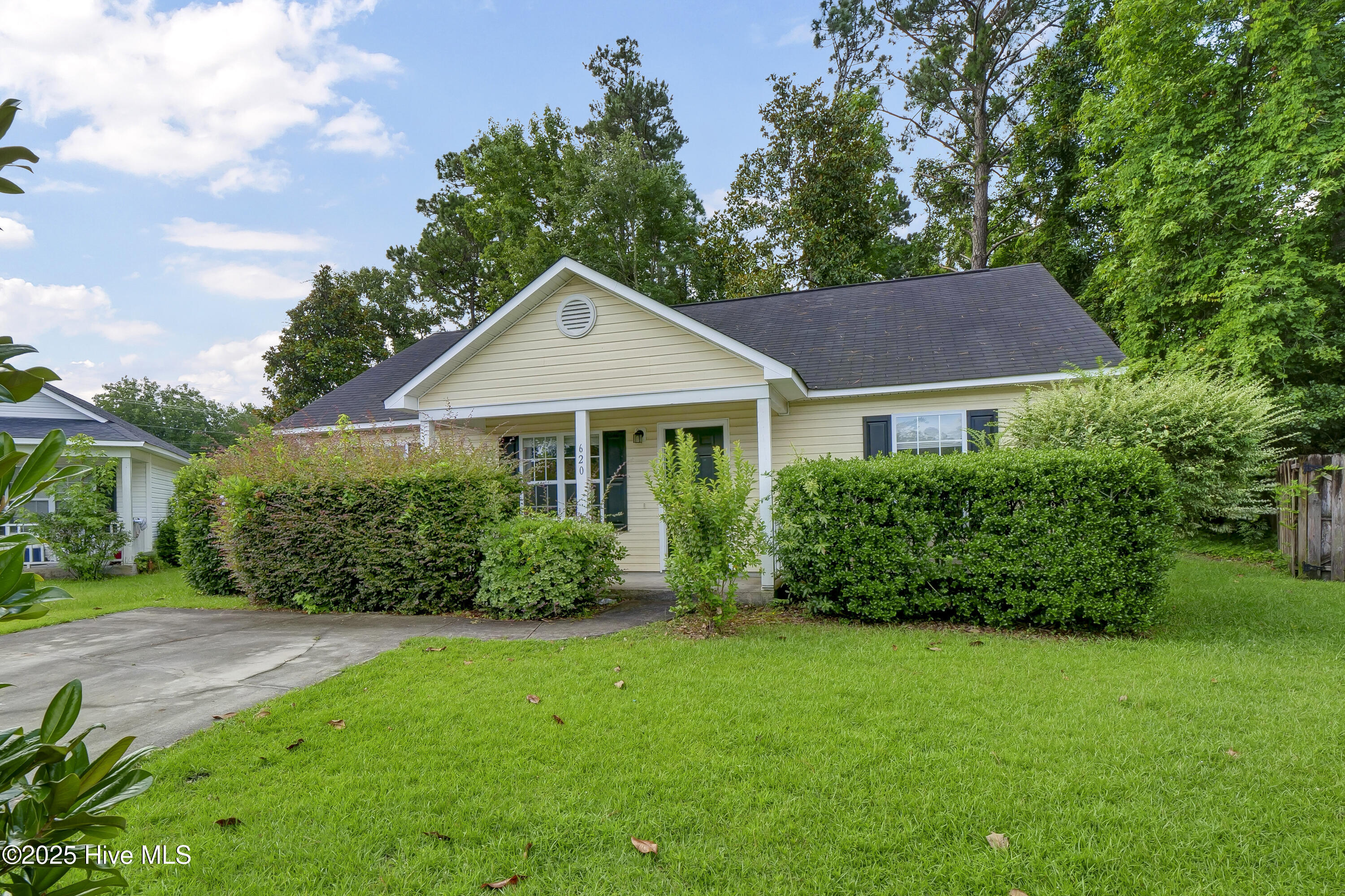 Homes for sale in Wilmington, NC | 620 Tabor Ln, Wilmington, NC 28405 | MLS# 100517859