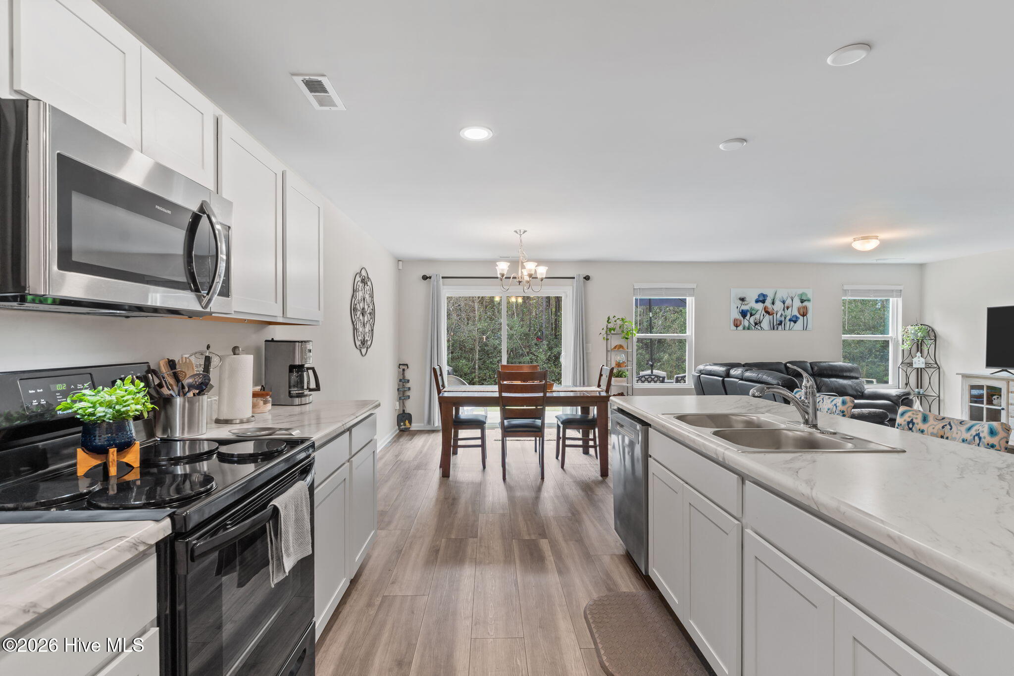 100561212 | Photo 13