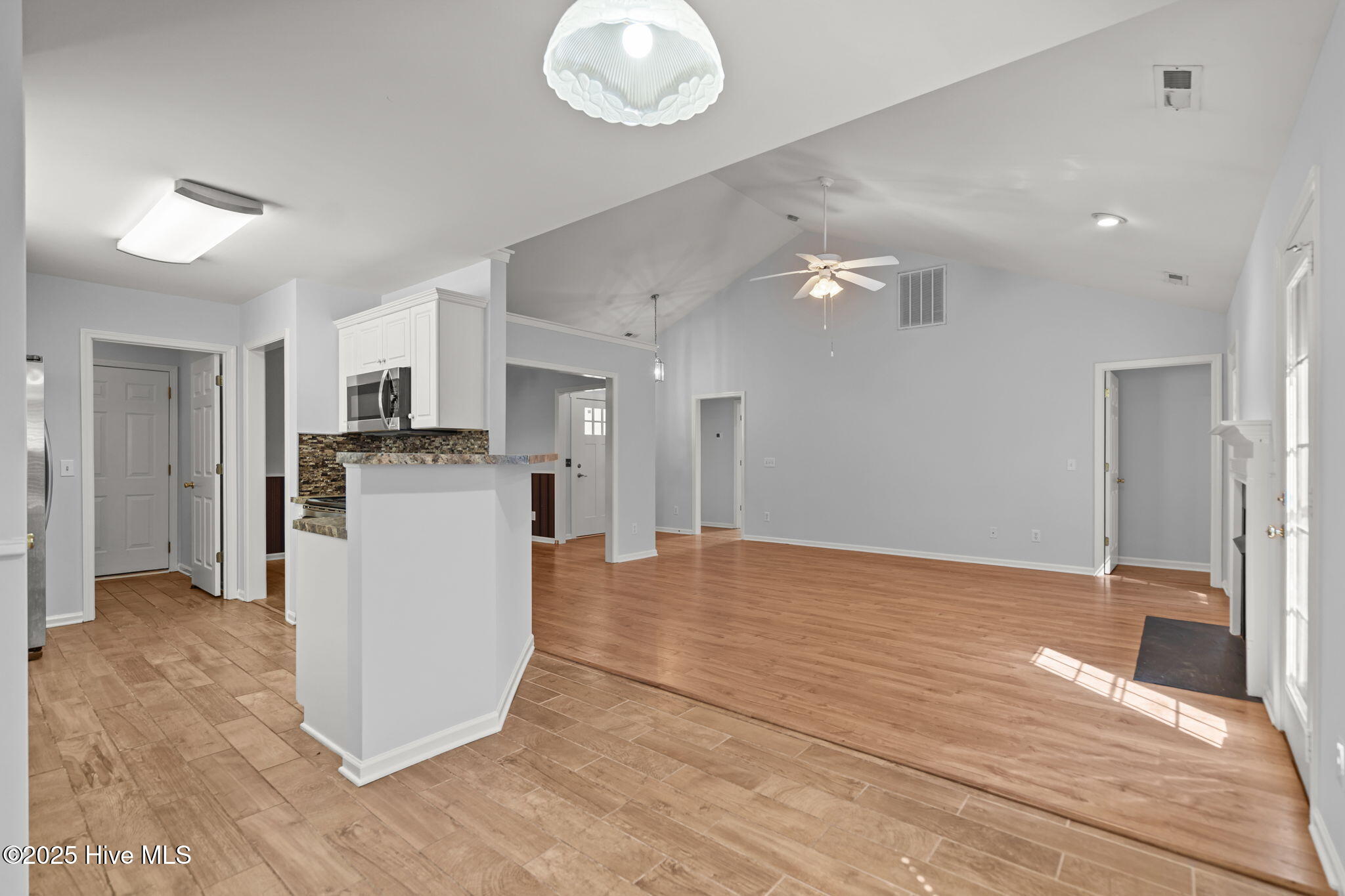 100529967 | Photo 17