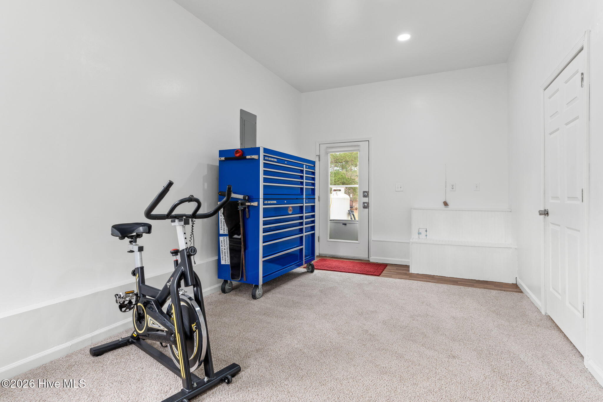 100559662 | Photo 25