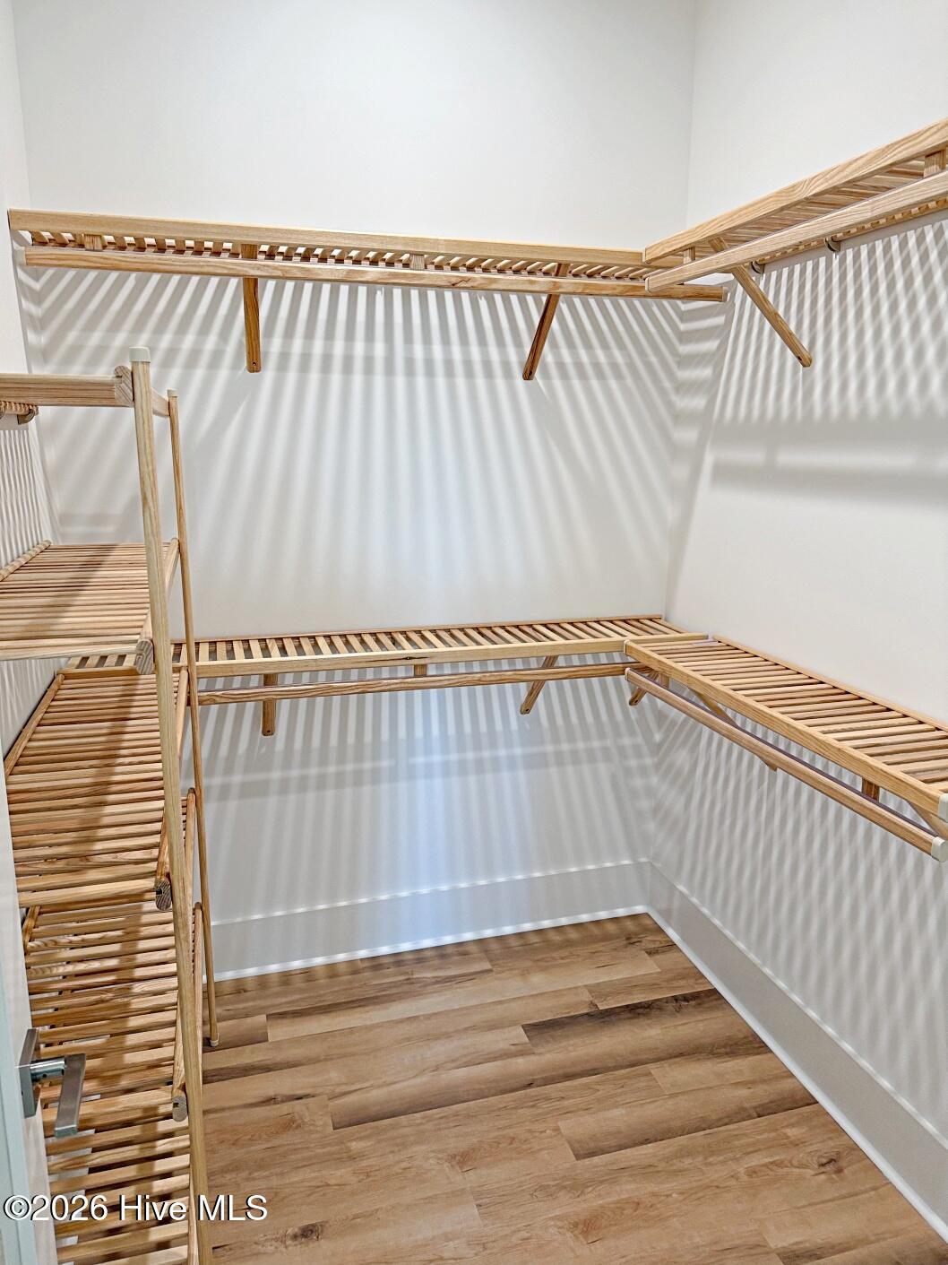 100537171 | Photo 17