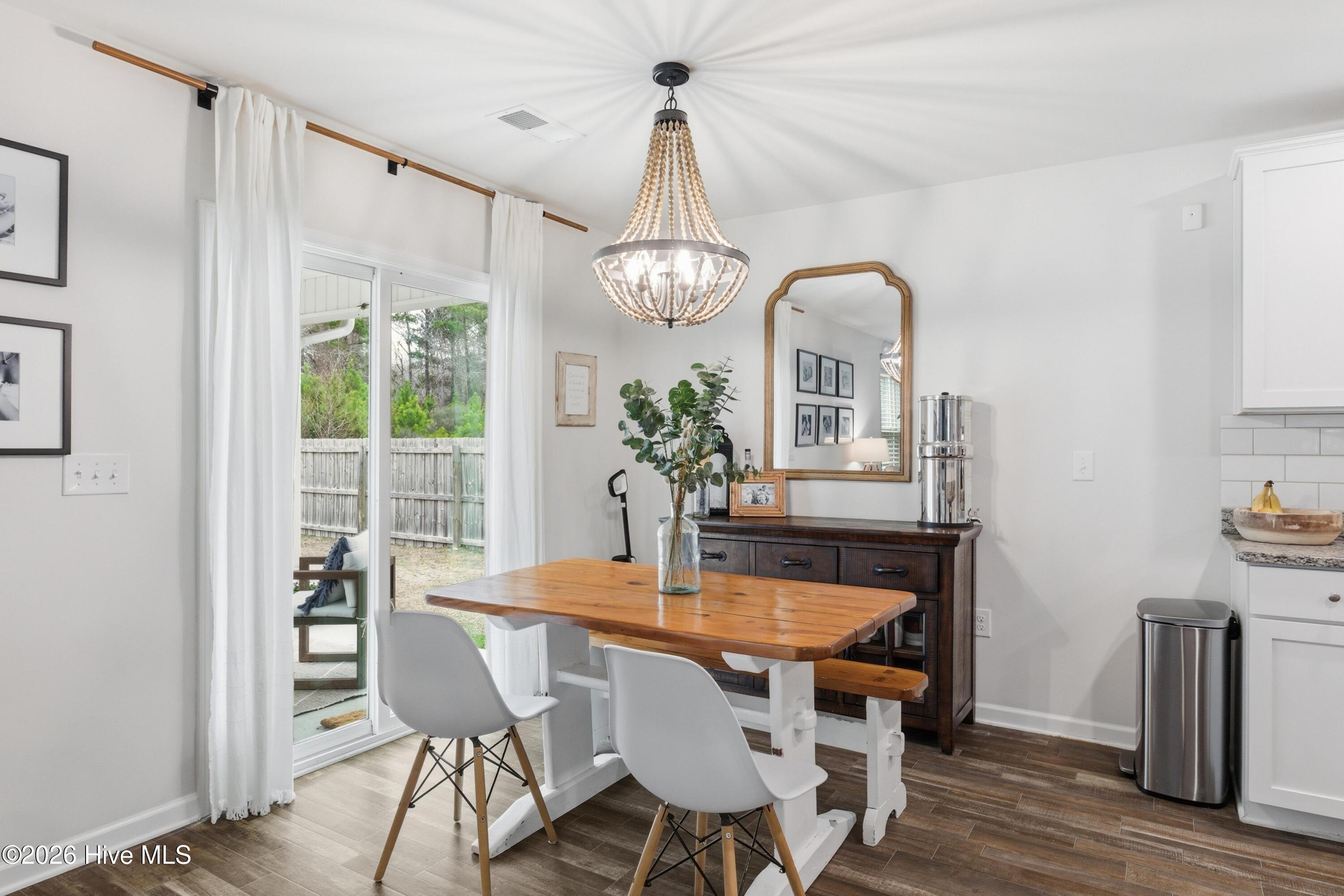 100558075 | Photo 15