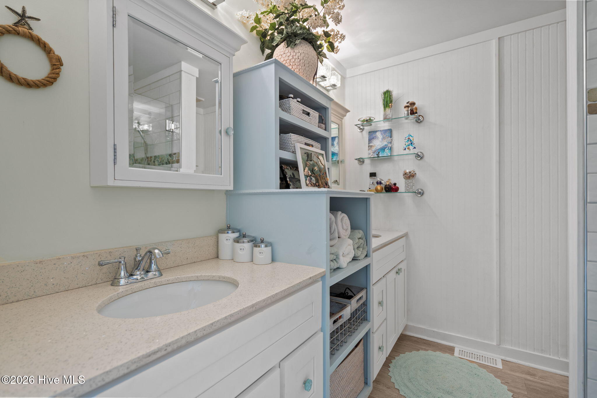 100563090 | Photo 29