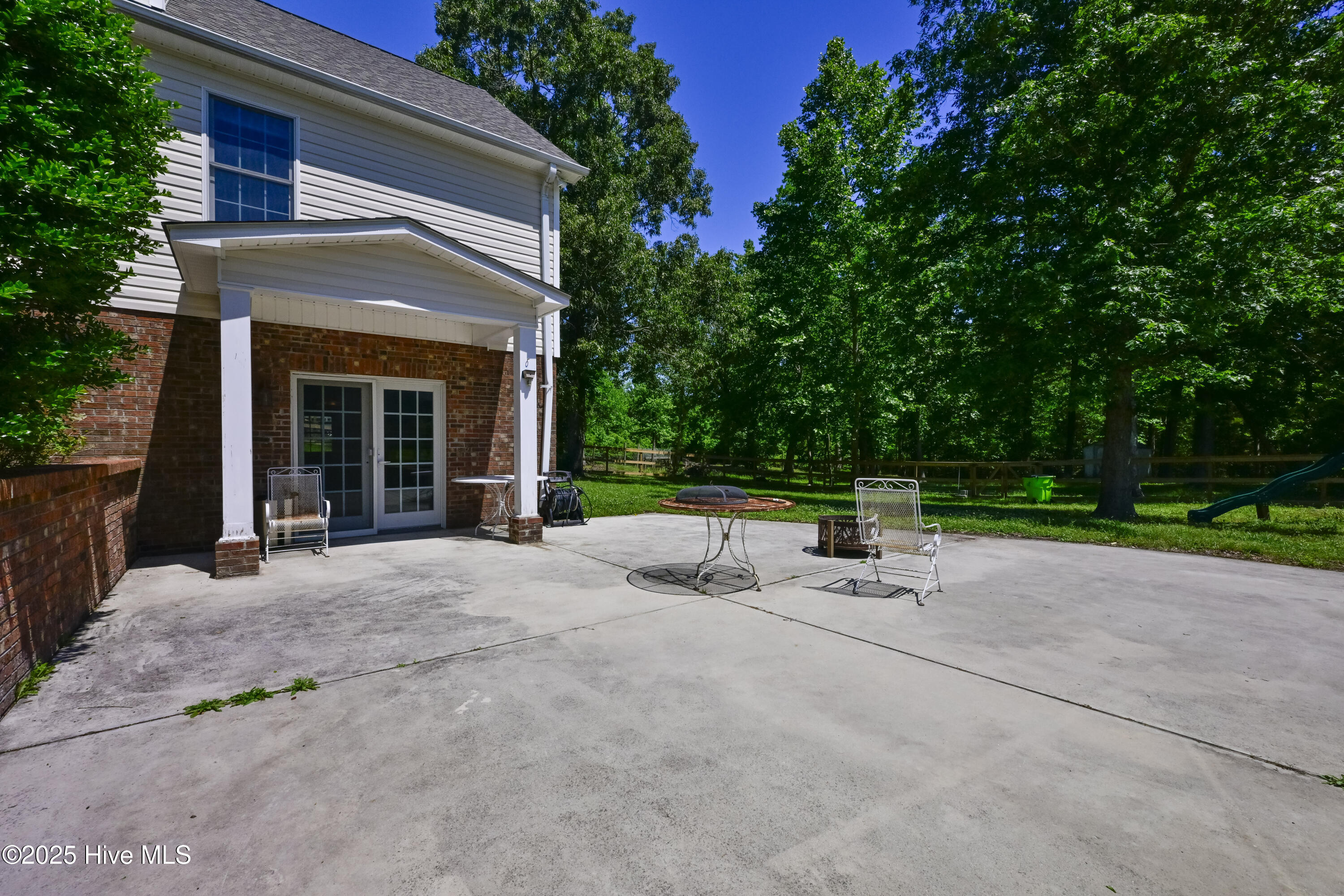 100523766 | Photo 70