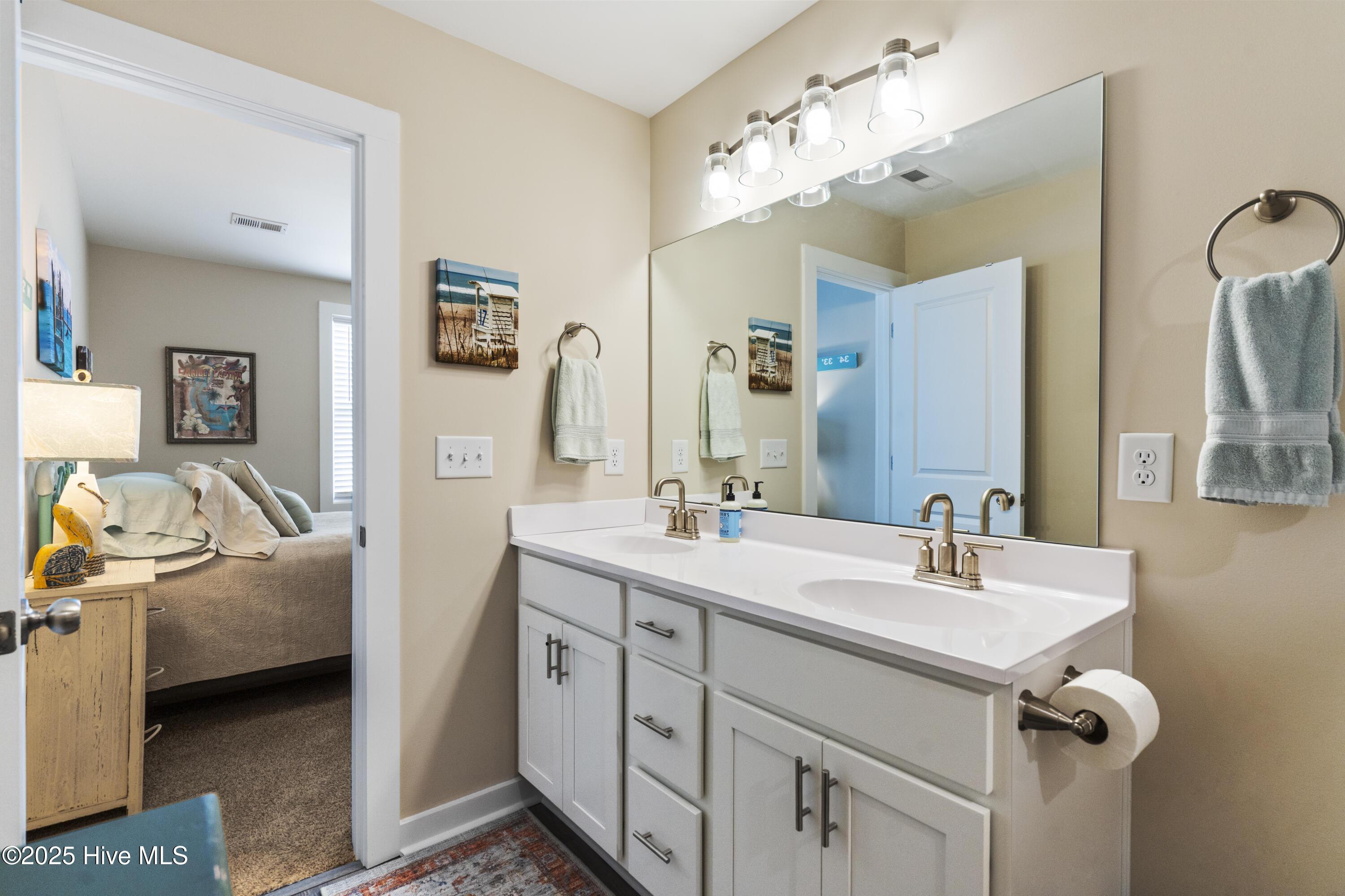 100505761 | Photo 46