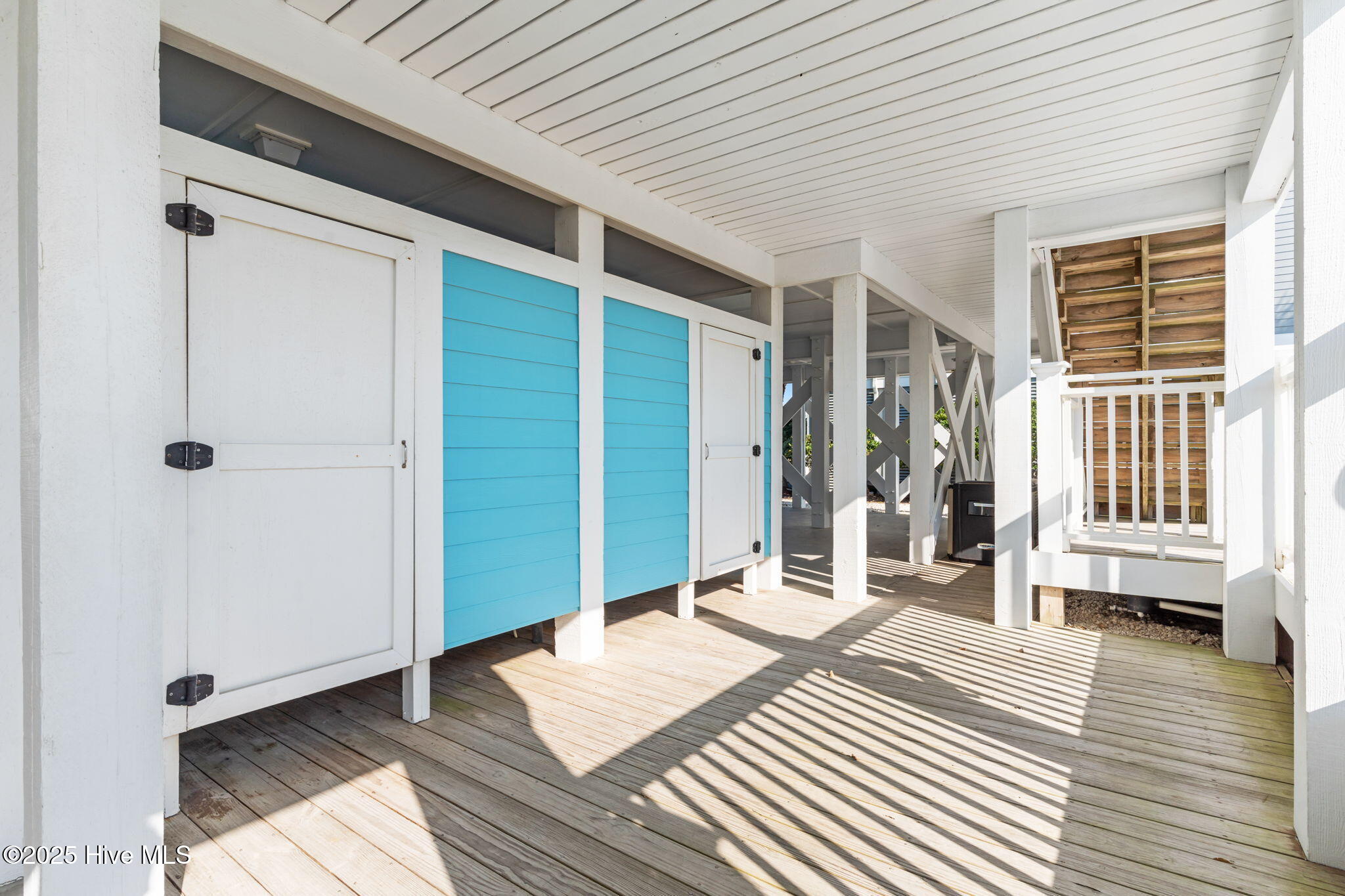 100542576 | Photo 75