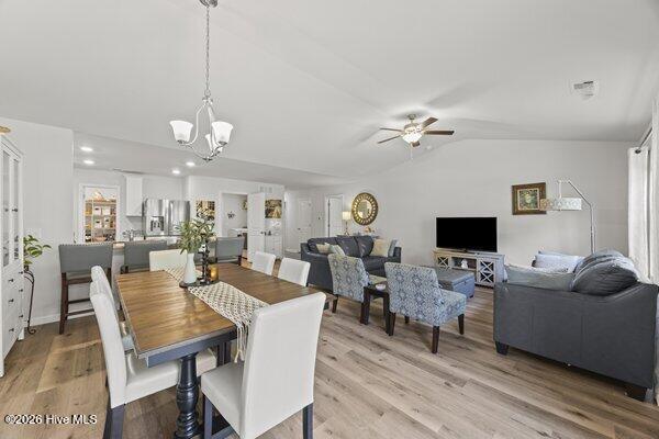 100561159 | Photo 28