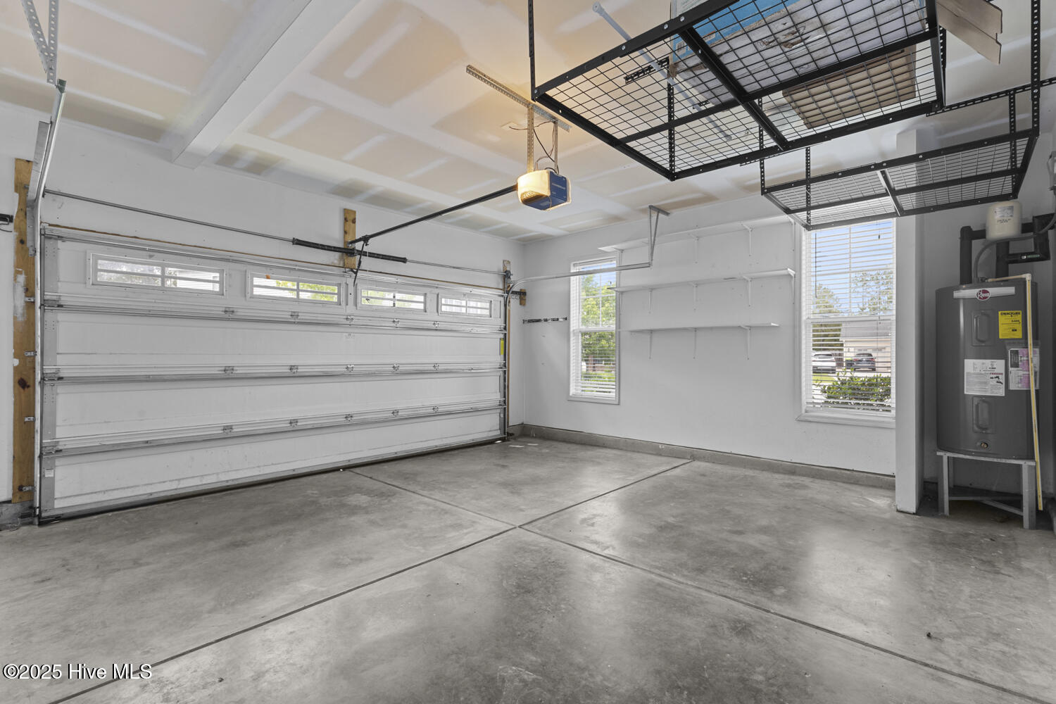 100507776 | Photo 36