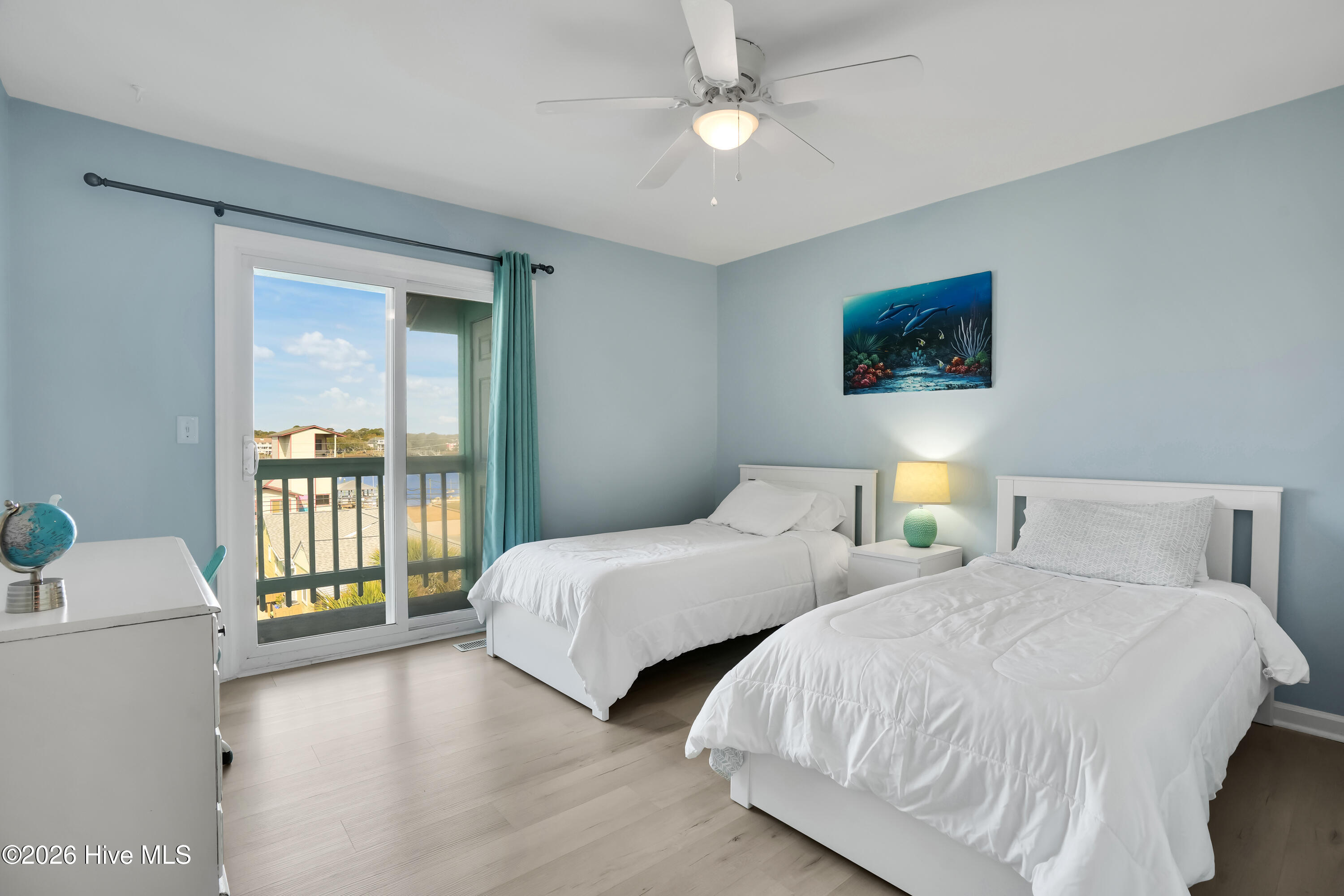 100570328 | Photo 16