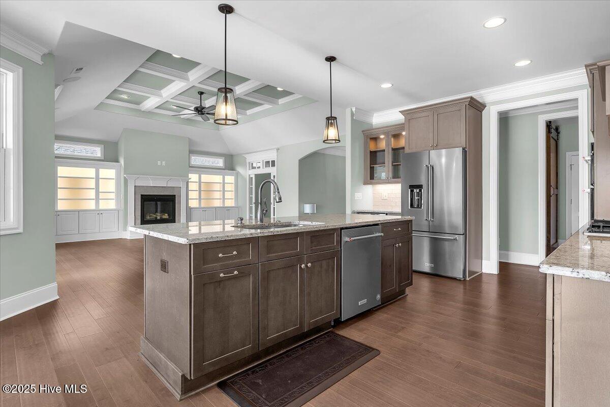 100540967 | Photo 16