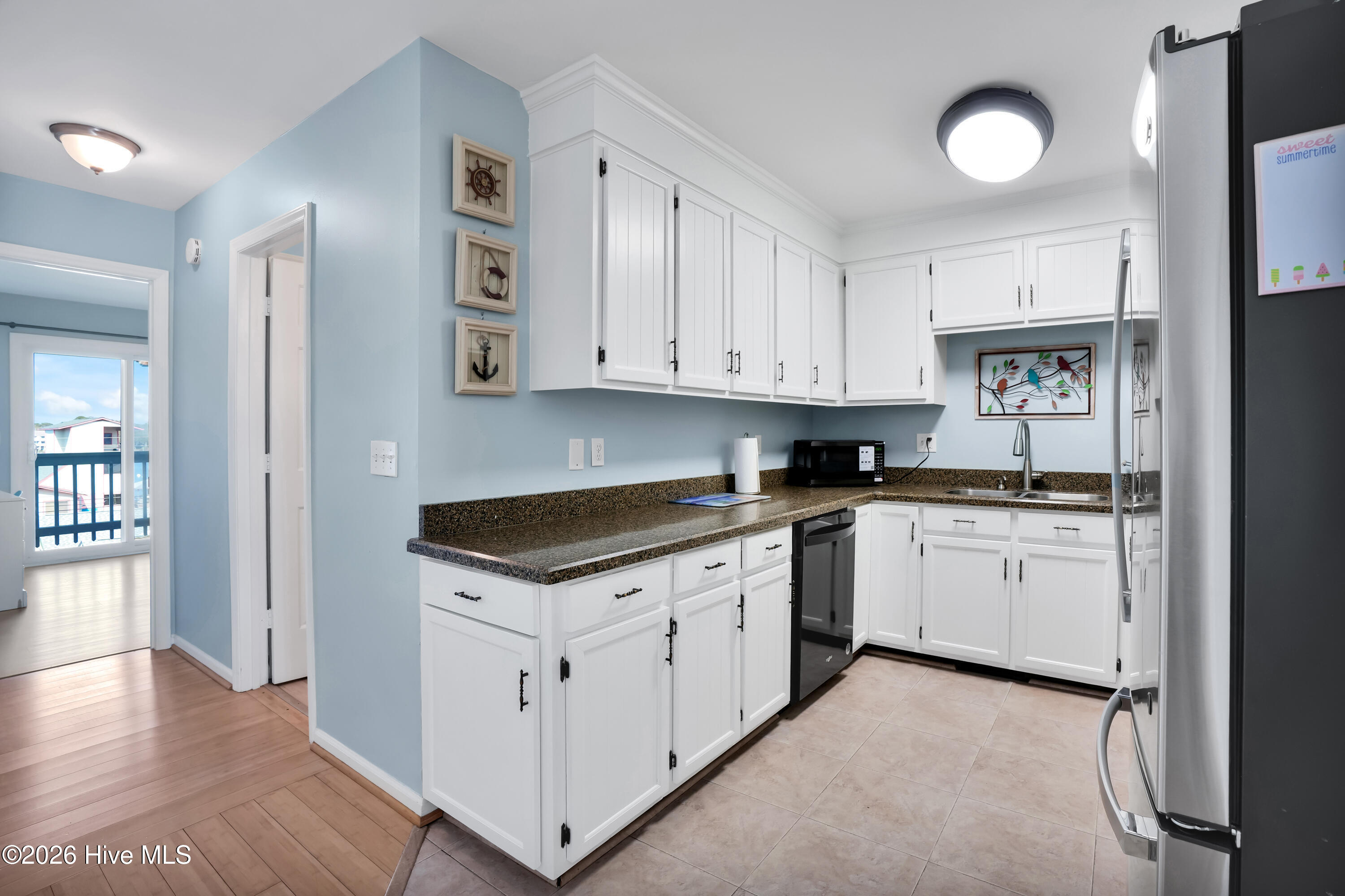 100570328 | Photo 10