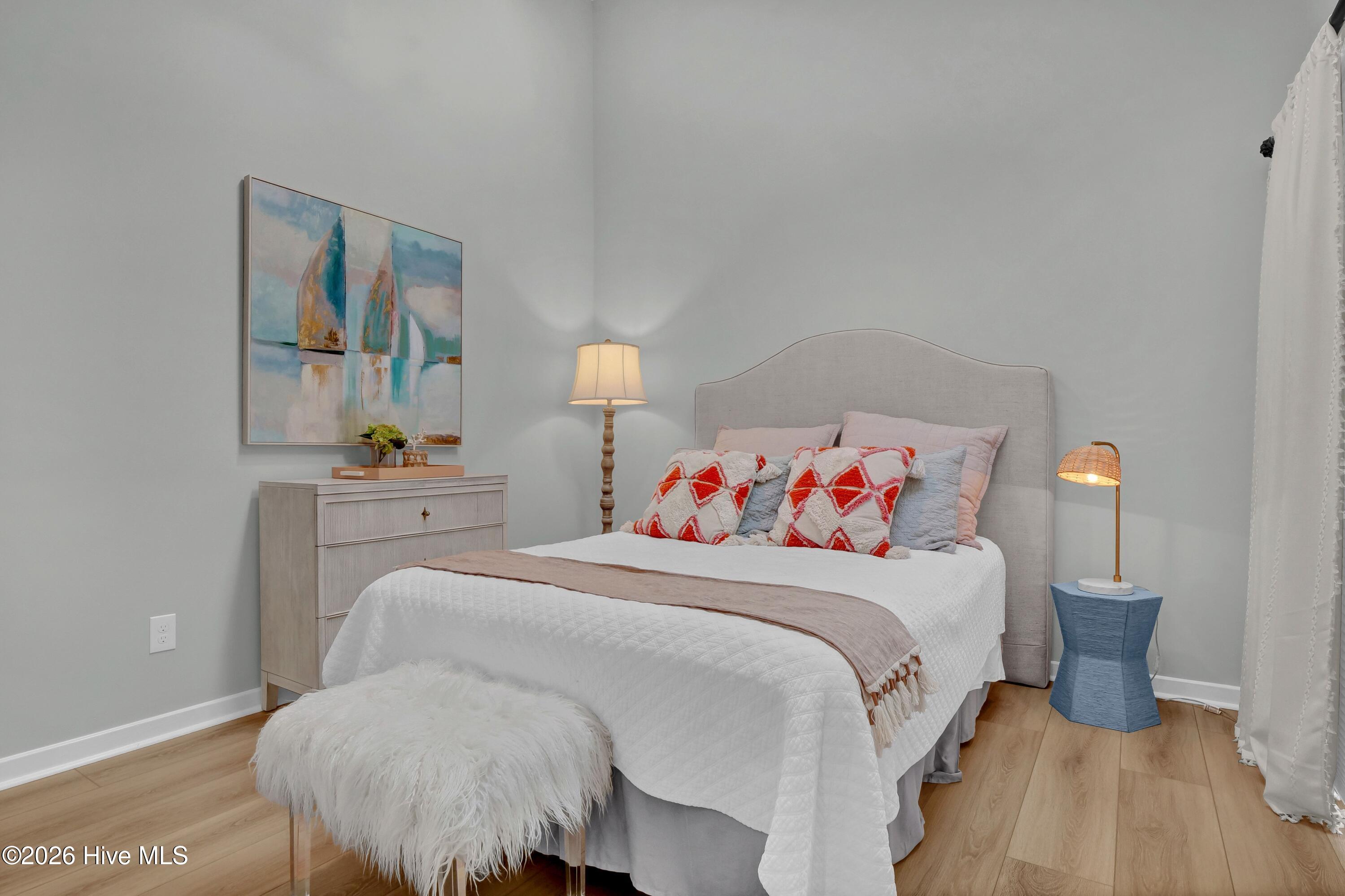 100562234 | Photo 22