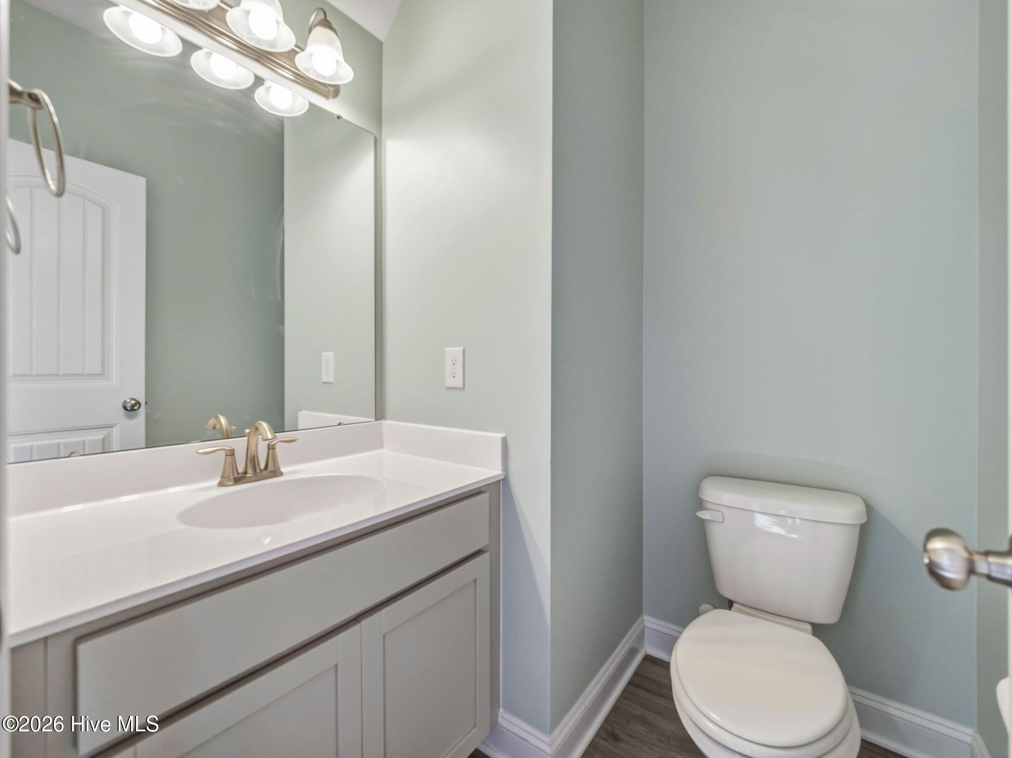 100570227 | Photo 12