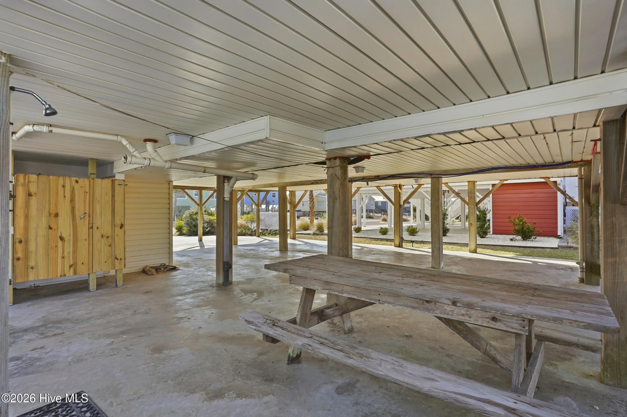 100554580 | Photo 40