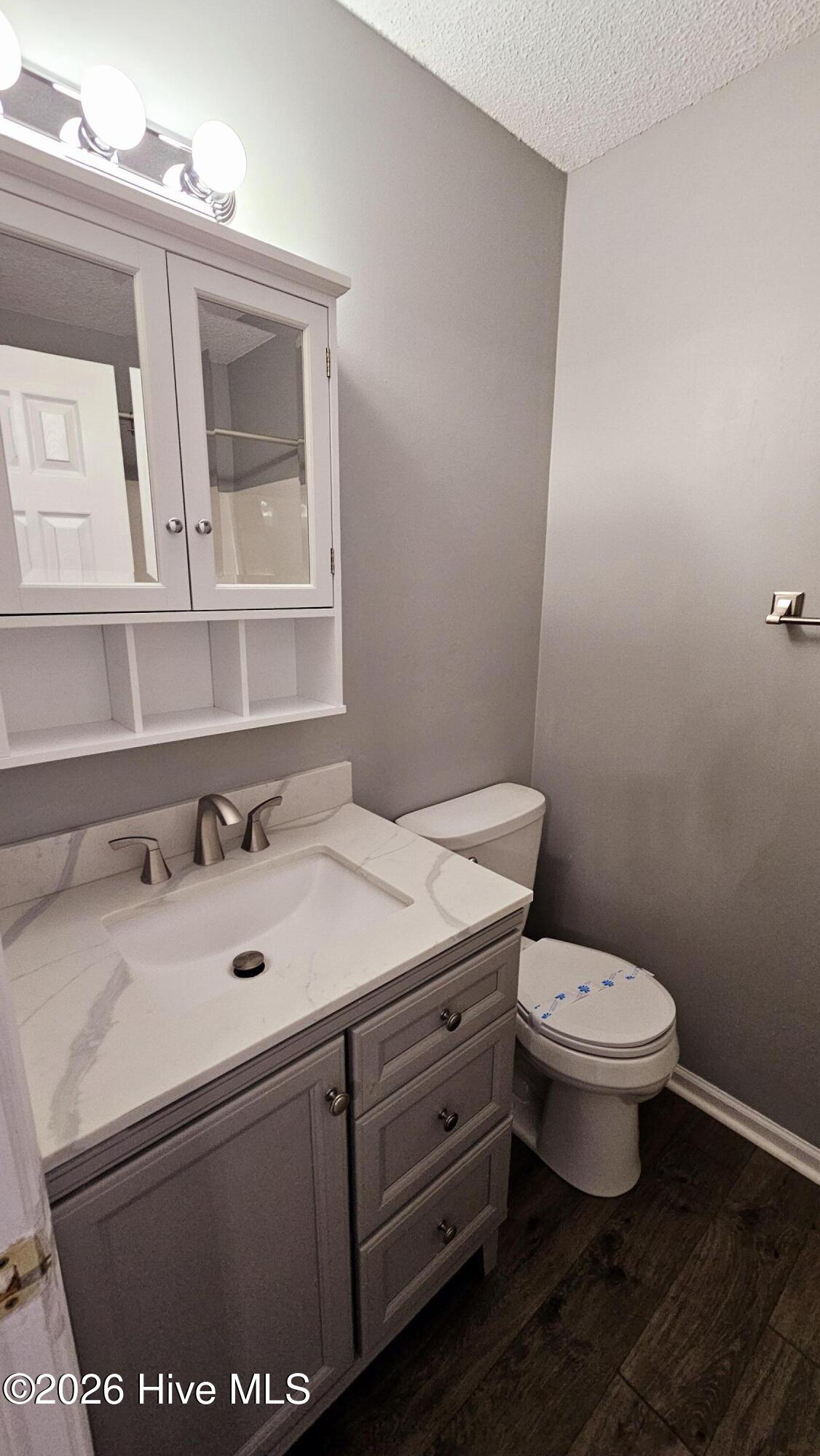 100565863 | Photo 12