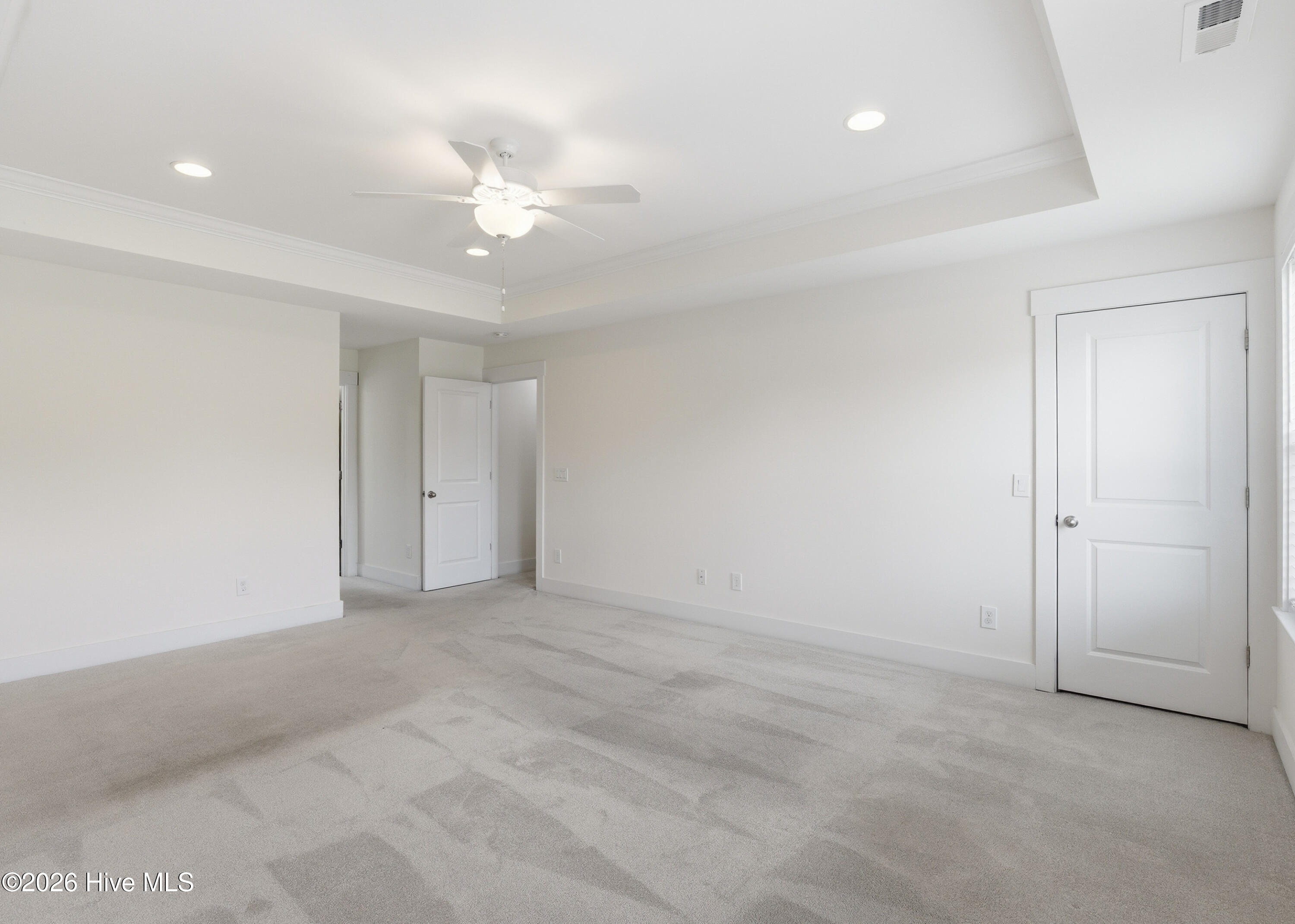 100570577 | Photo 15