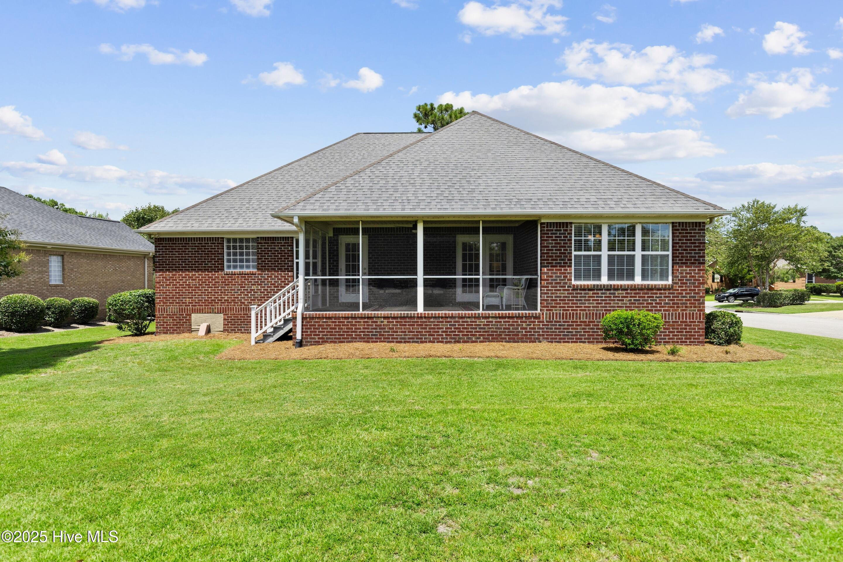 100519382 | Photo 46