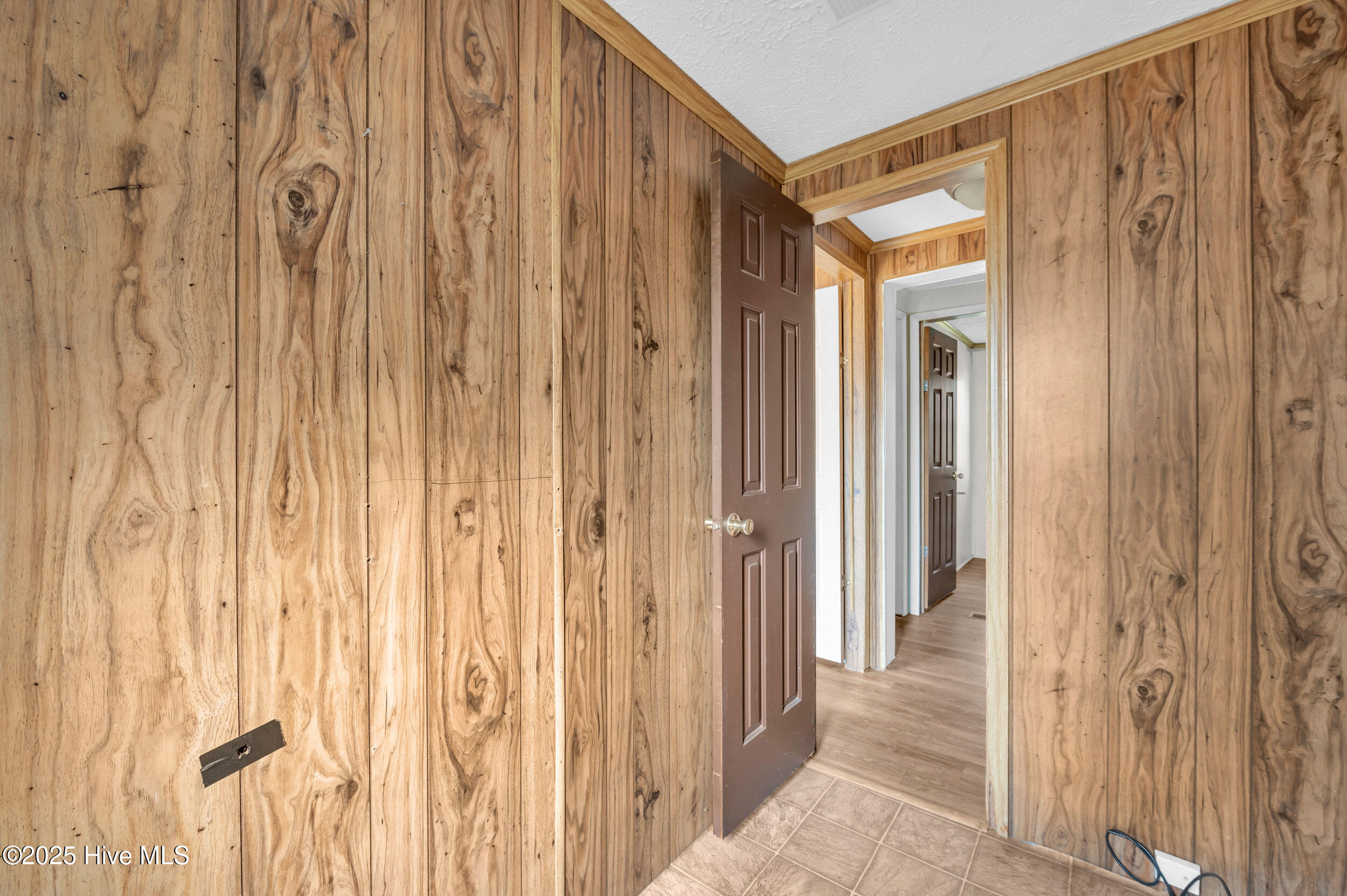 100543883 | Photo 27