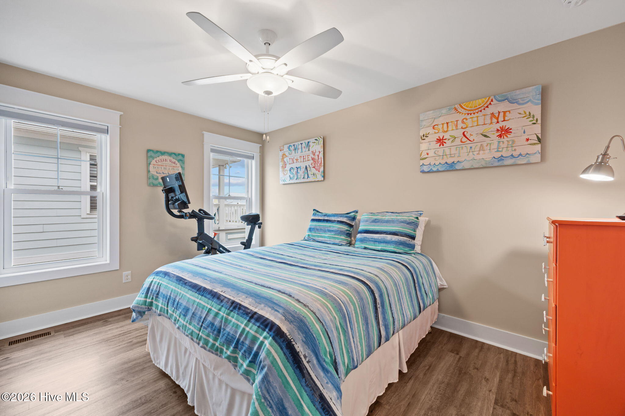 100553303 | Photo 36