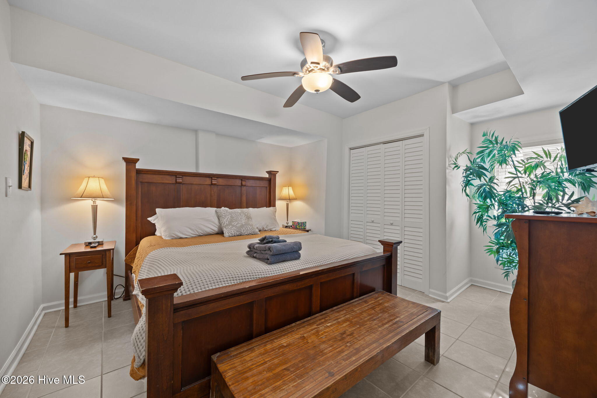 100552001 | Photo 16