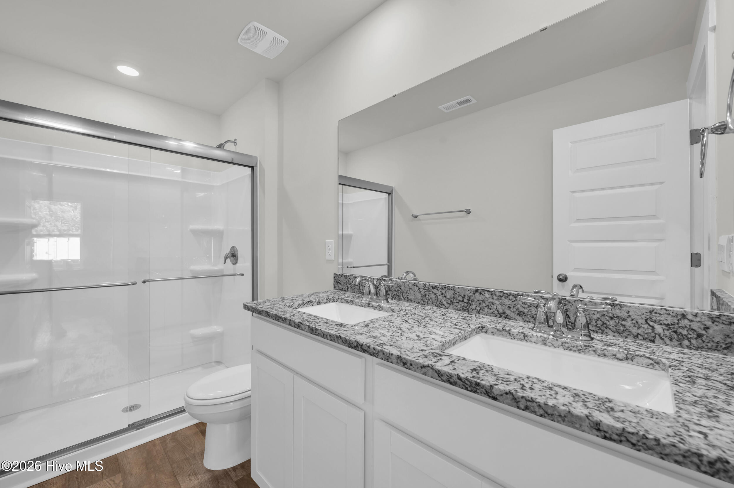 100539457 | Photo 15