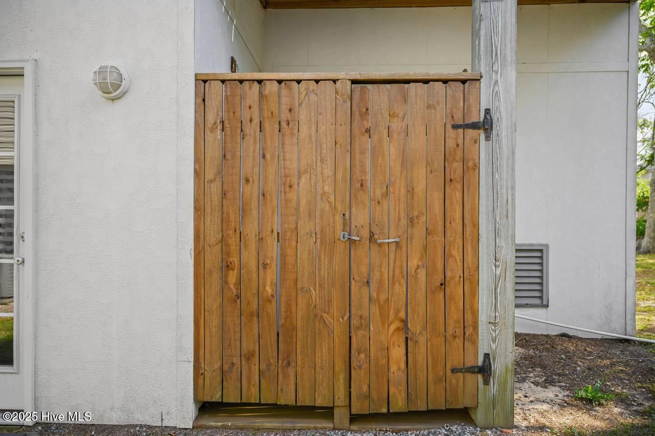 100541389 | Photo 47