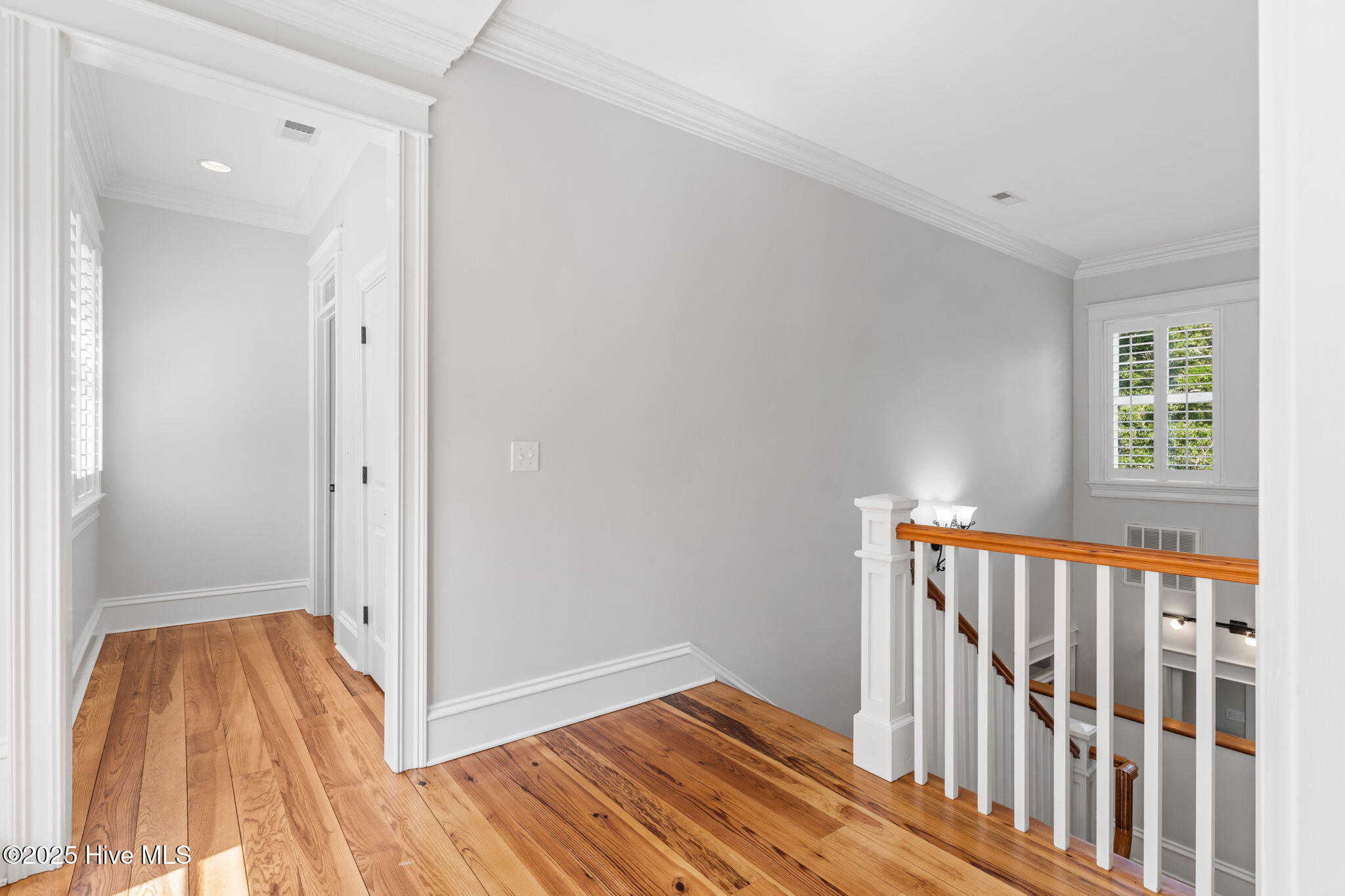 100512246 | Photo 44