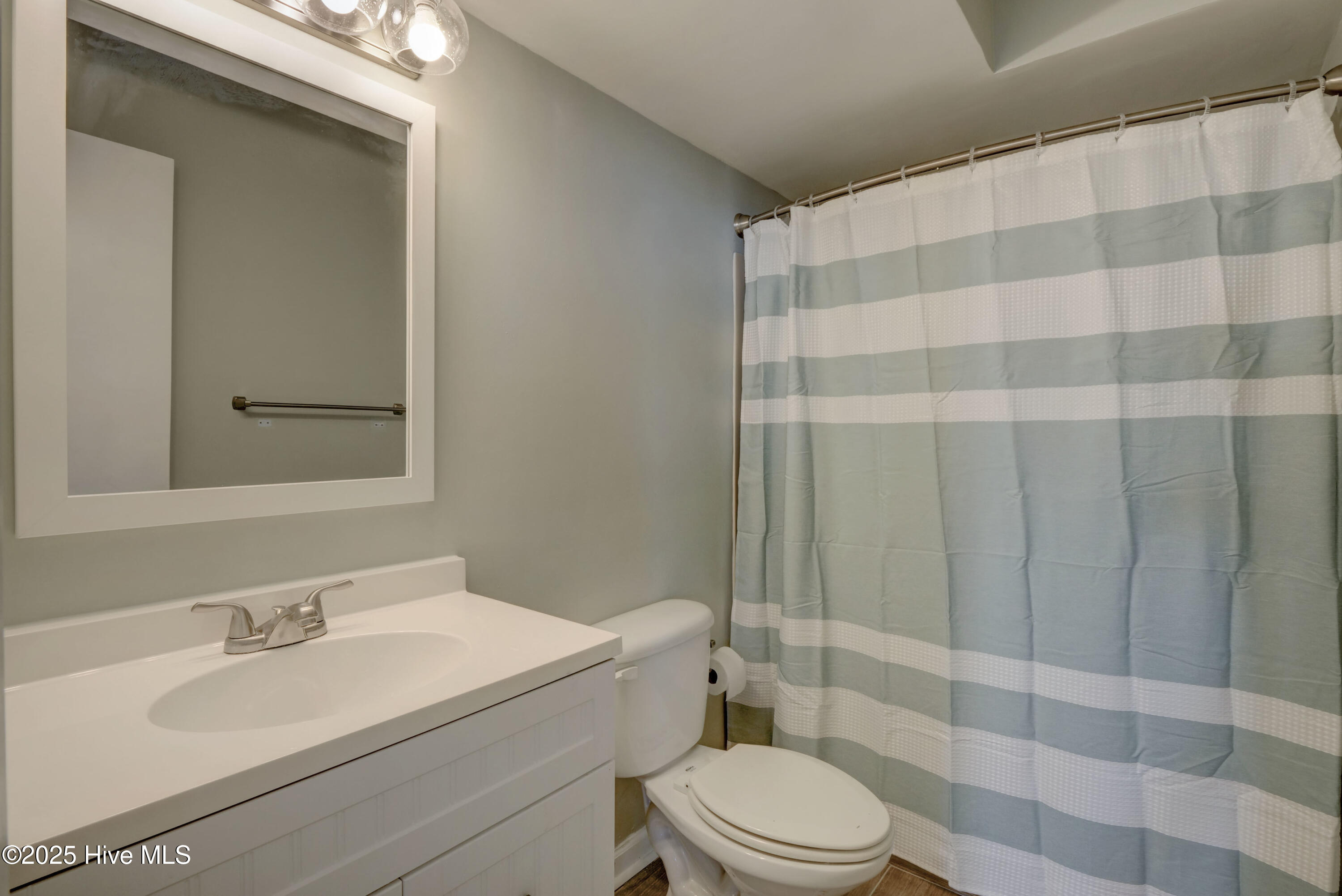 100519676 | Photo 16