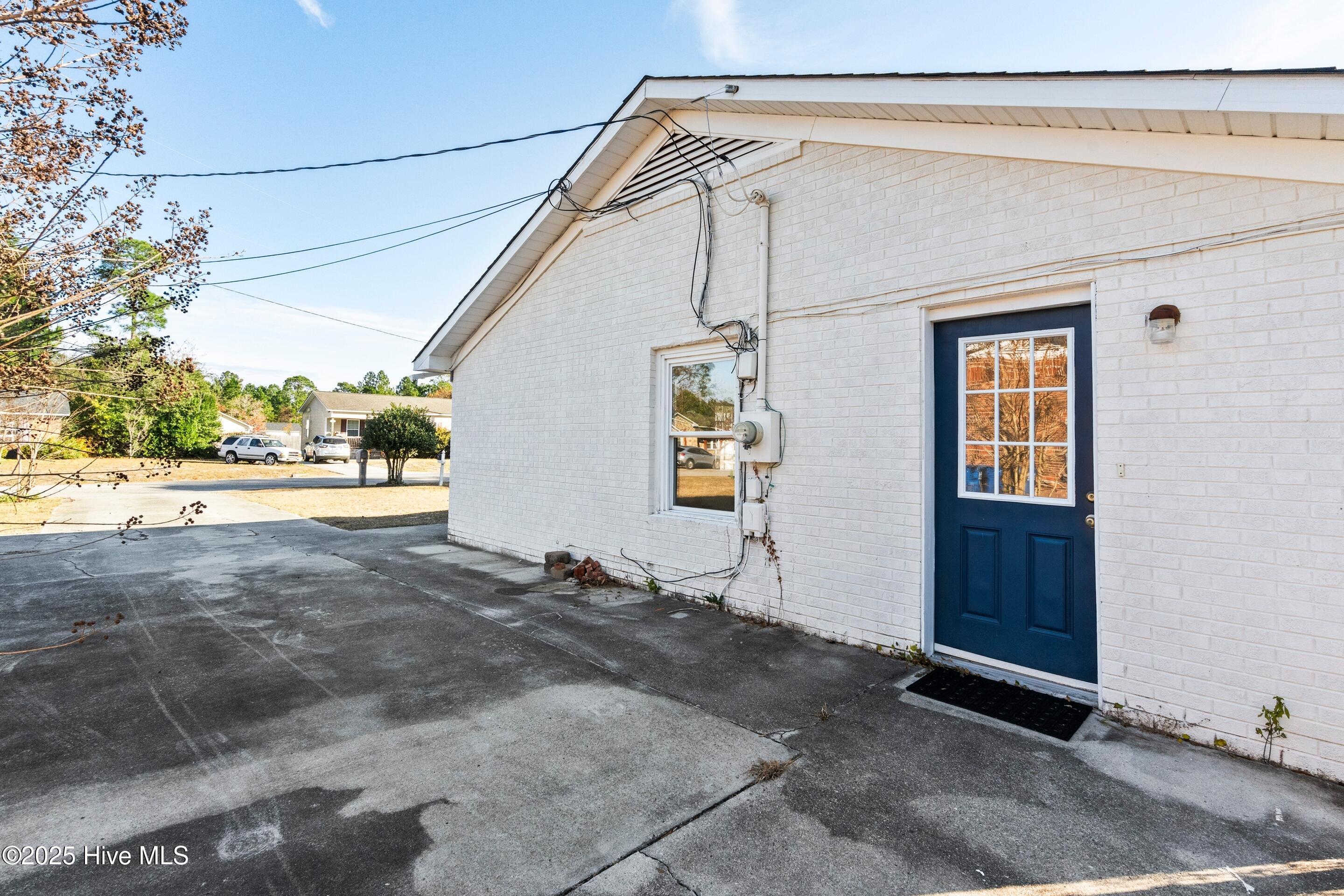 100546028 | Photo 51