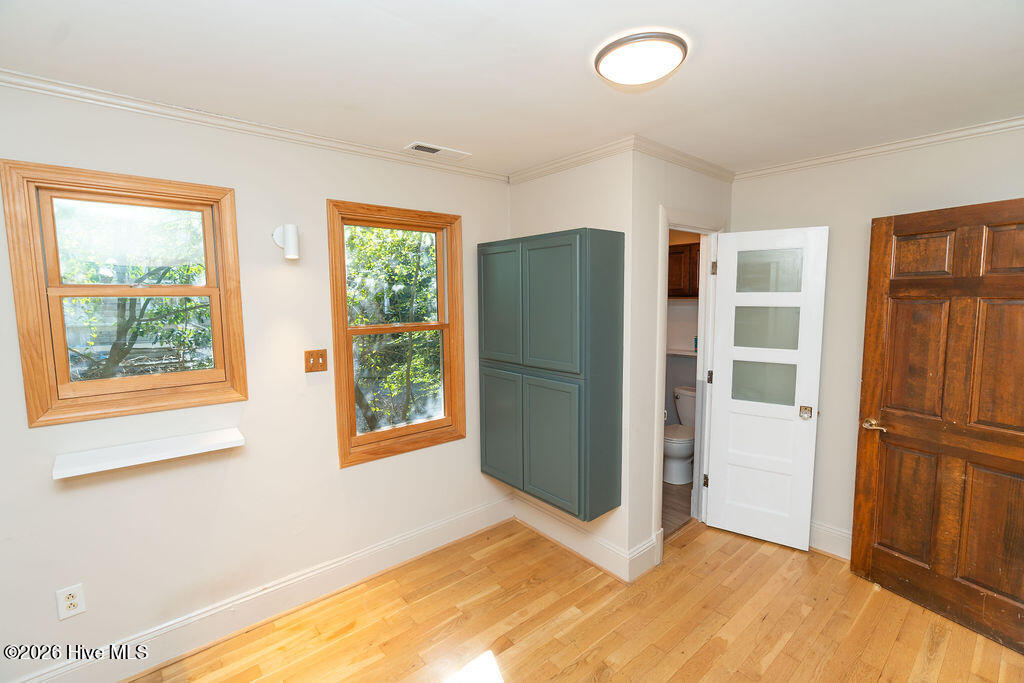 100554317 | Photo 28