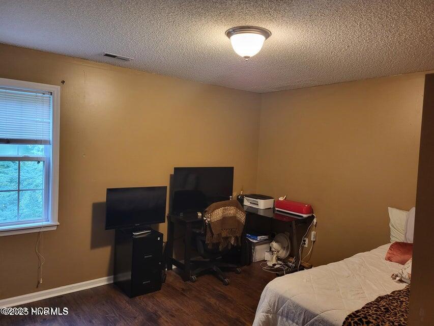 100543882 | Photo 33