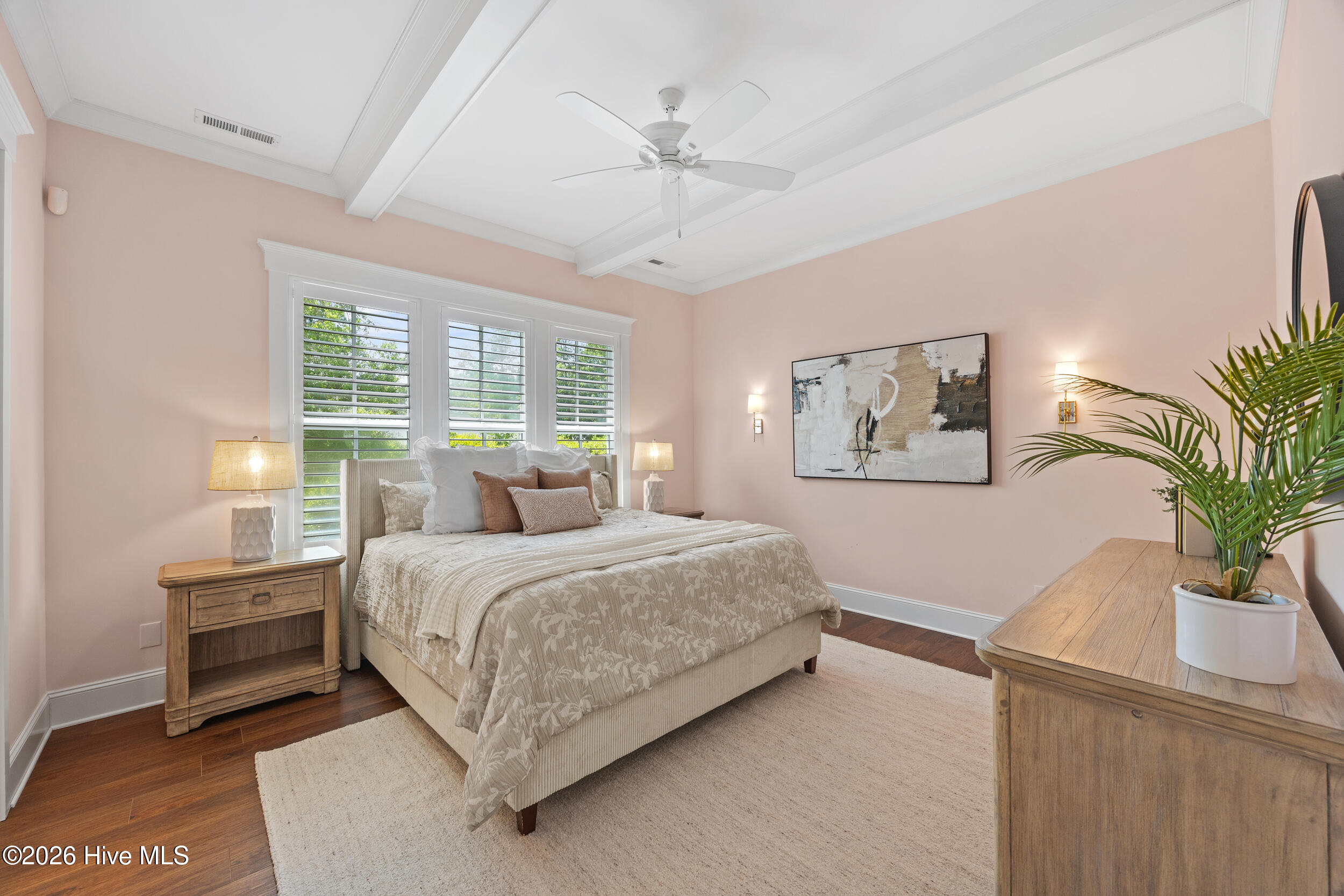 100569354 | Photo 41