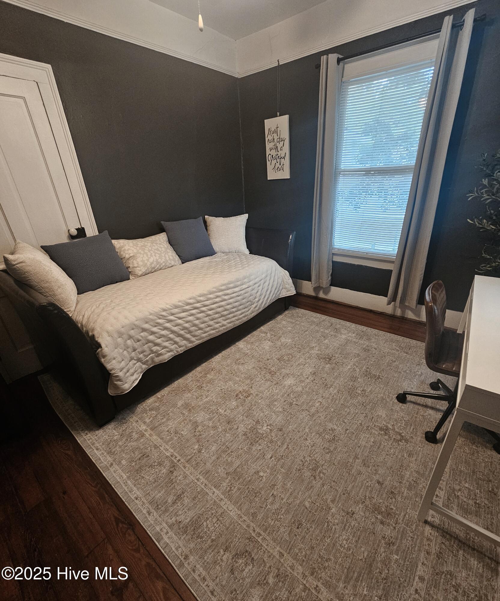 100529607 | Photo 25