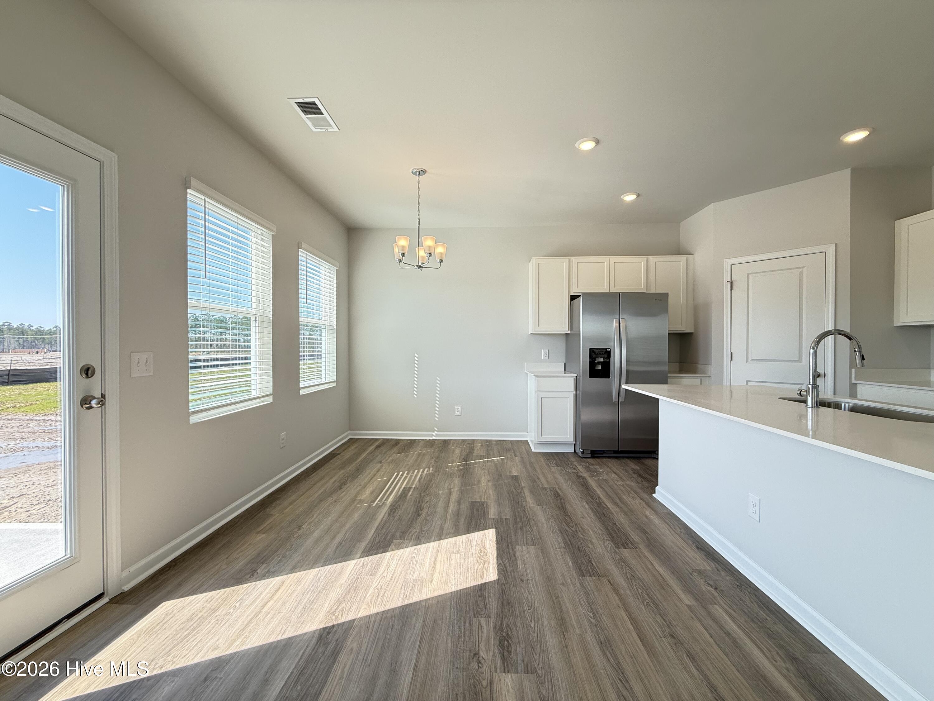 100526297 | Photo 33