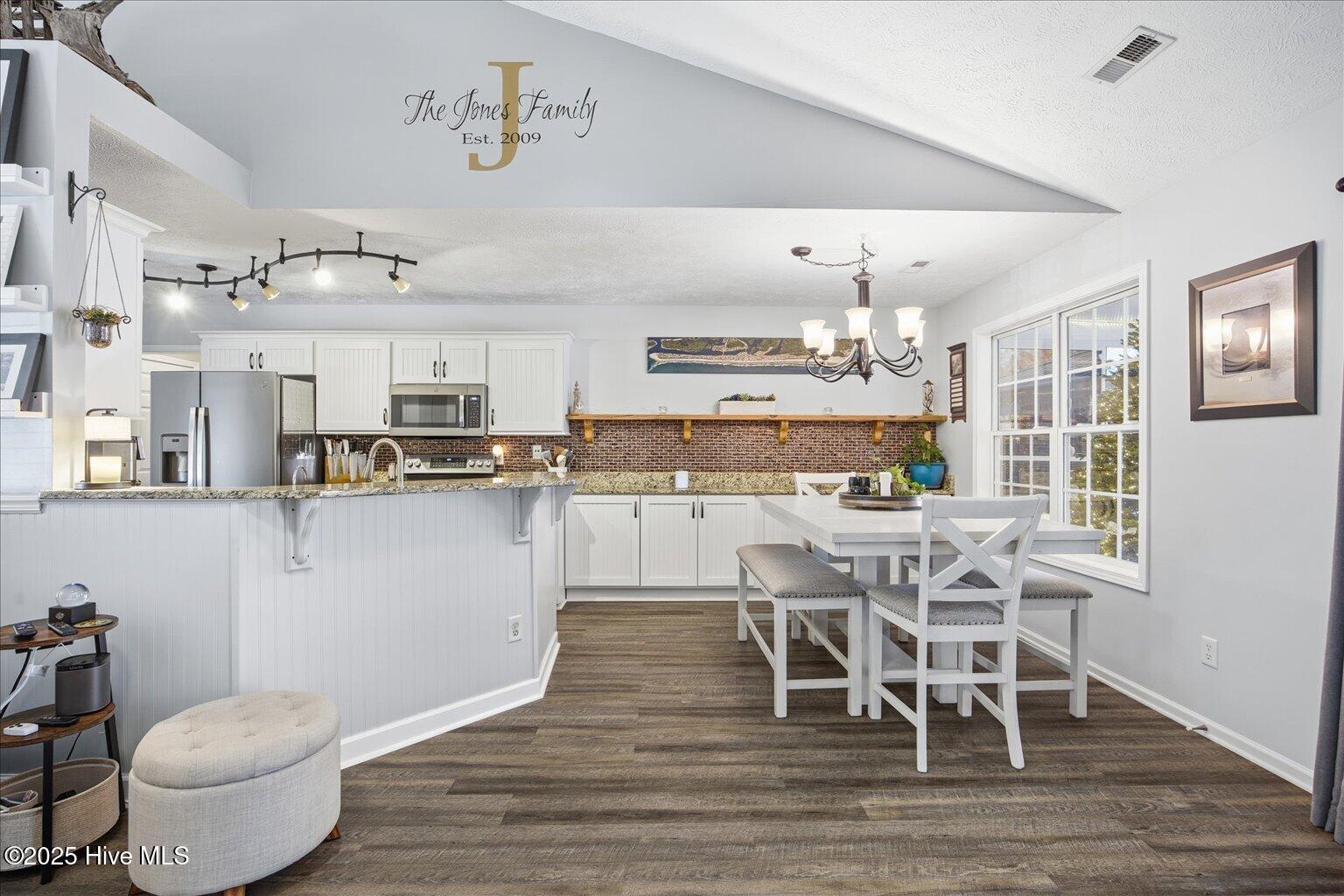 100544884 | Photo 19