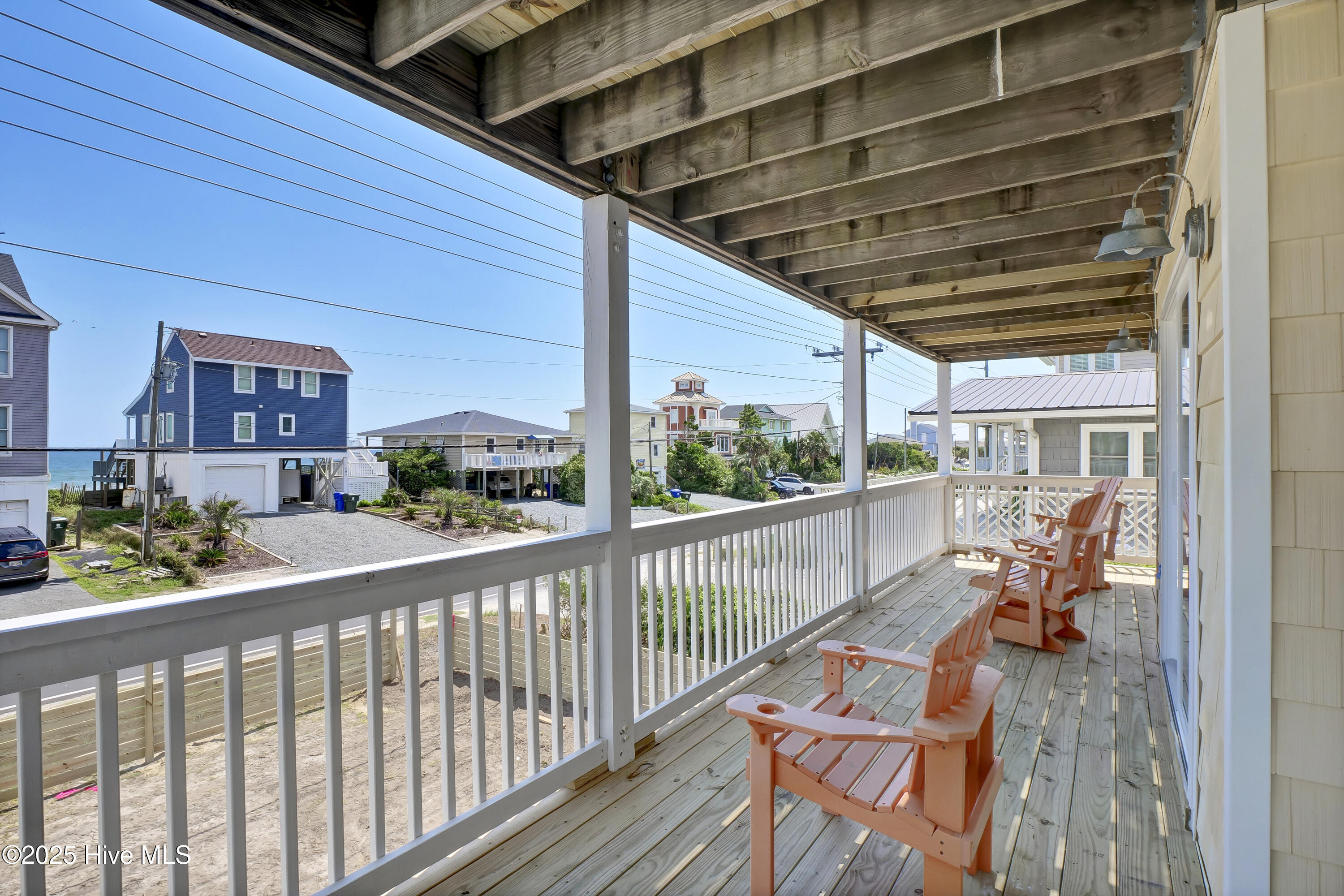 100521300 | Photo 18