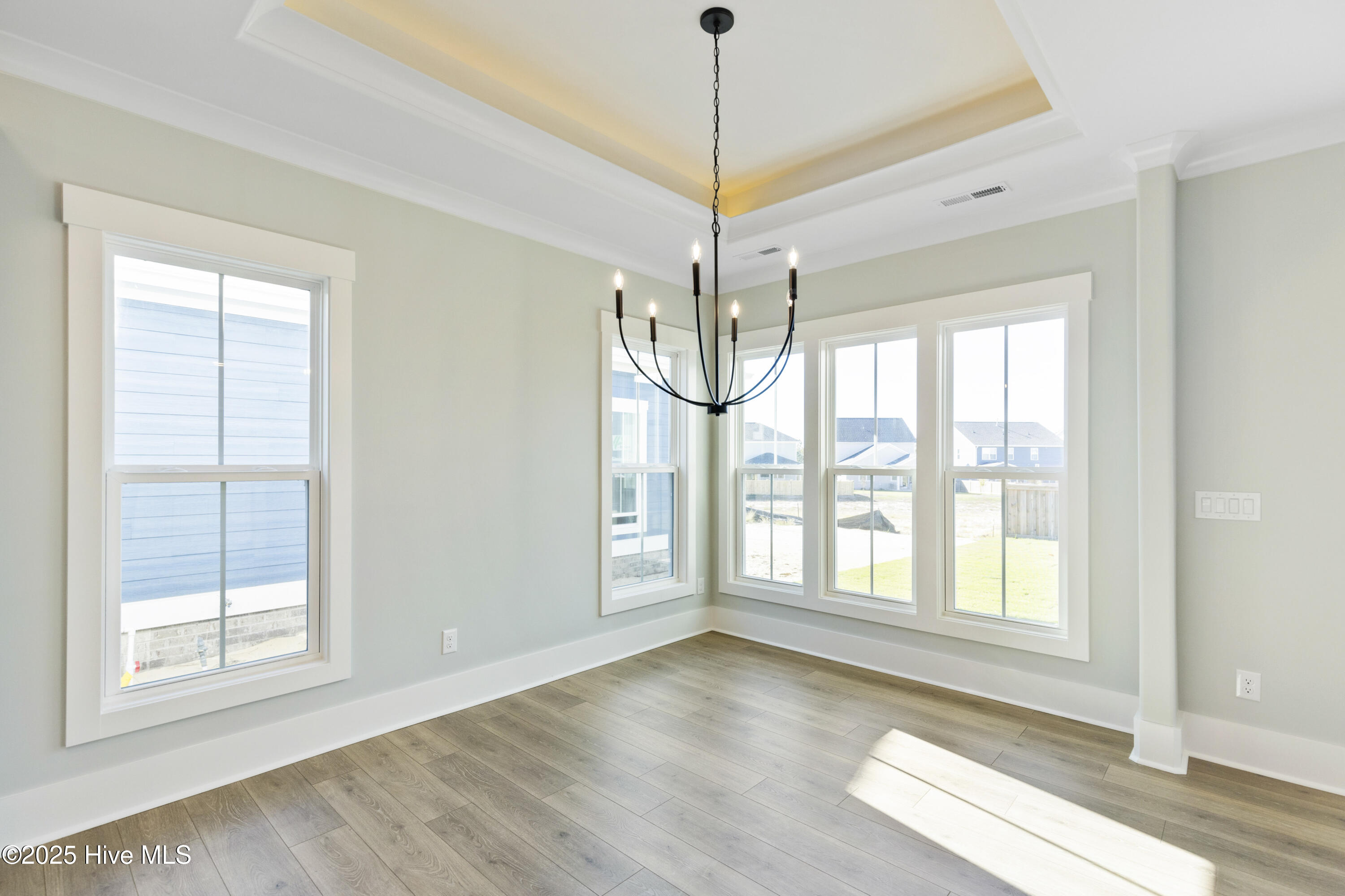 100557936 | Photo 18