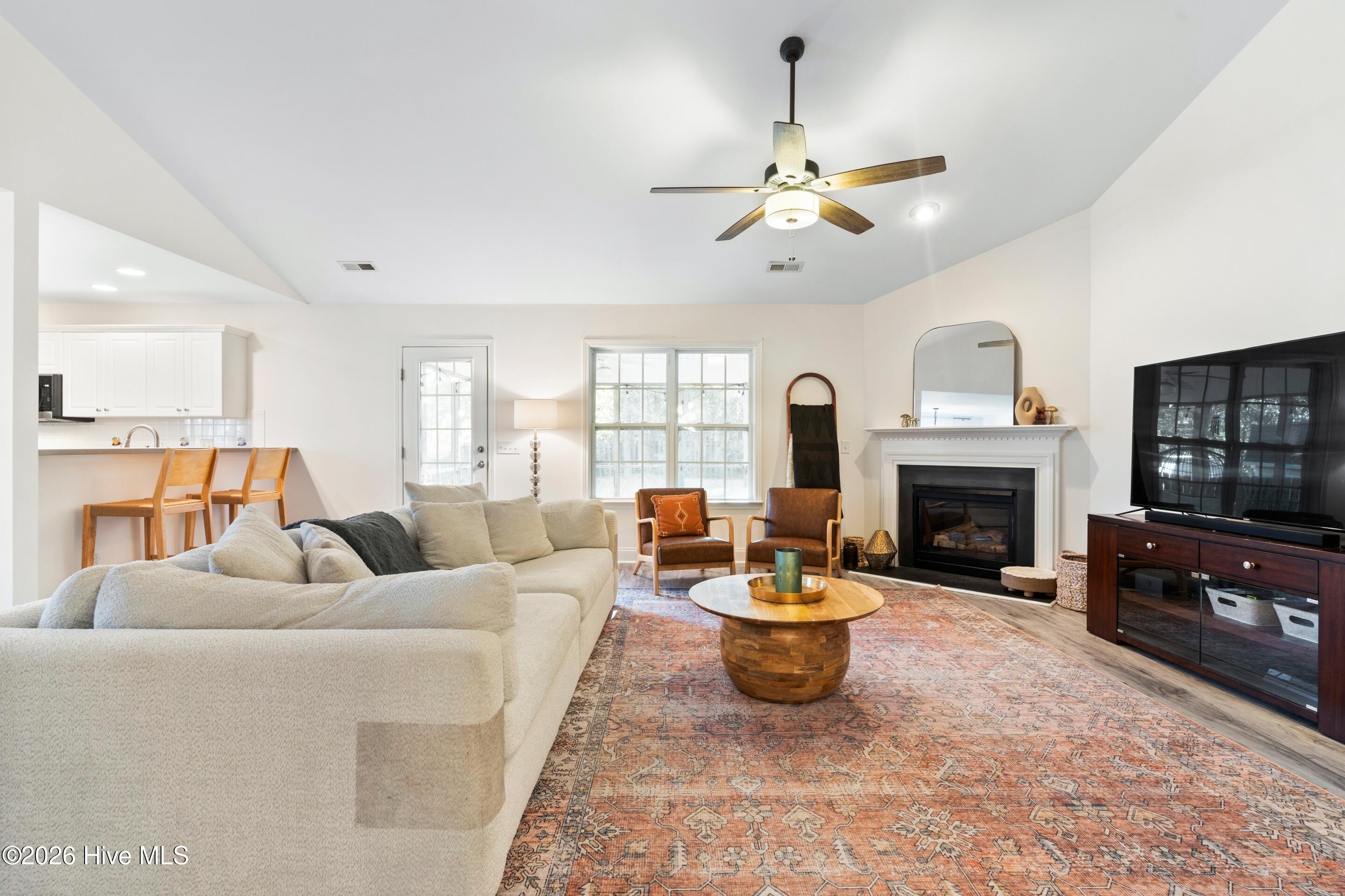 100549655 | Photo 10