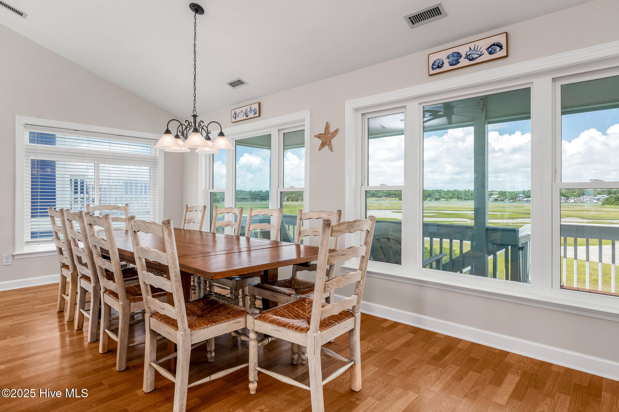 100515764 | Photo 33