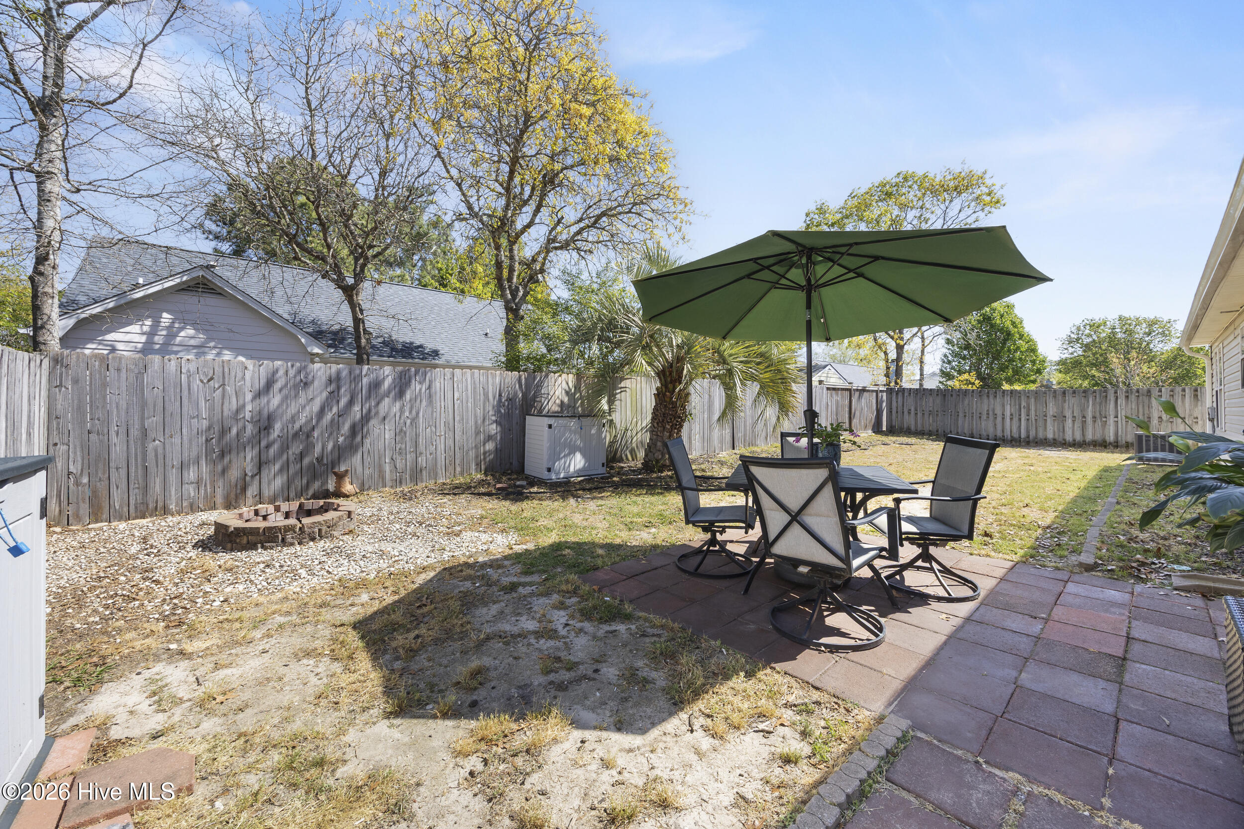 100565263 | Photo 42