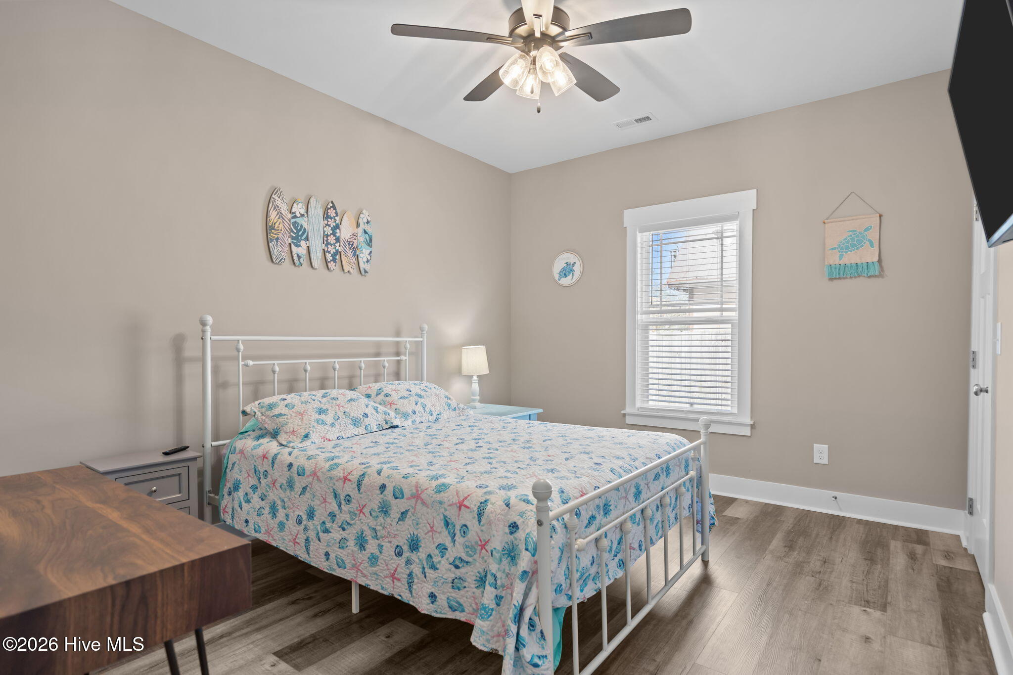 100552076 | Photo 23