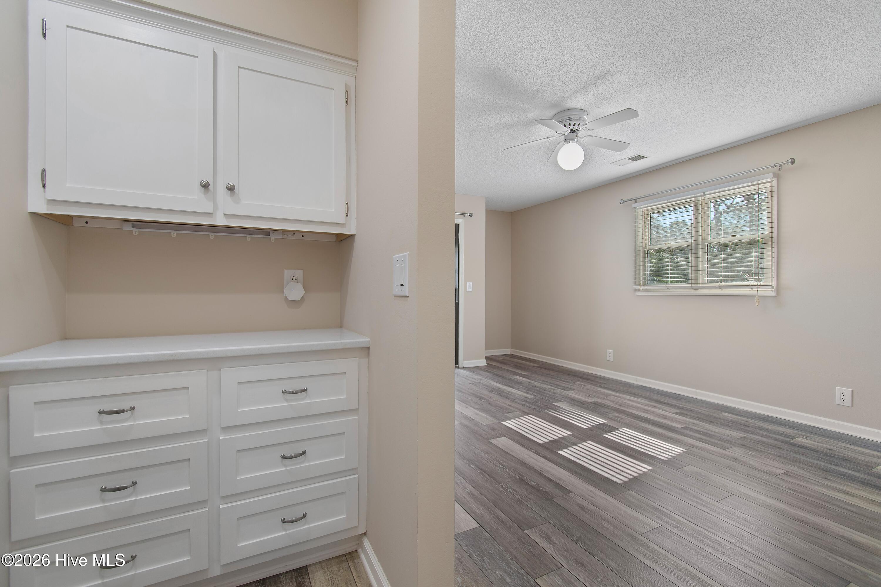 100562302 | Photo 22