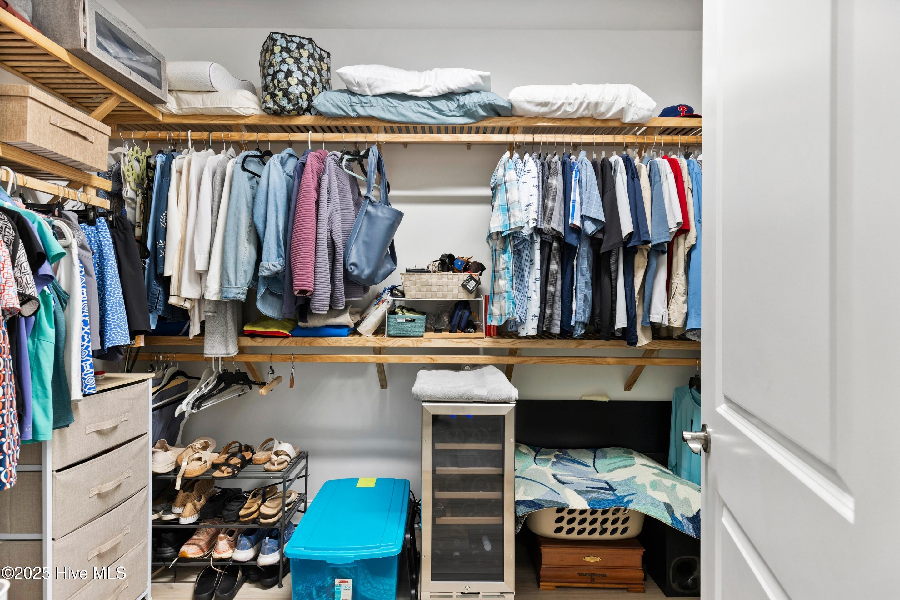 100558361 | Photo 35