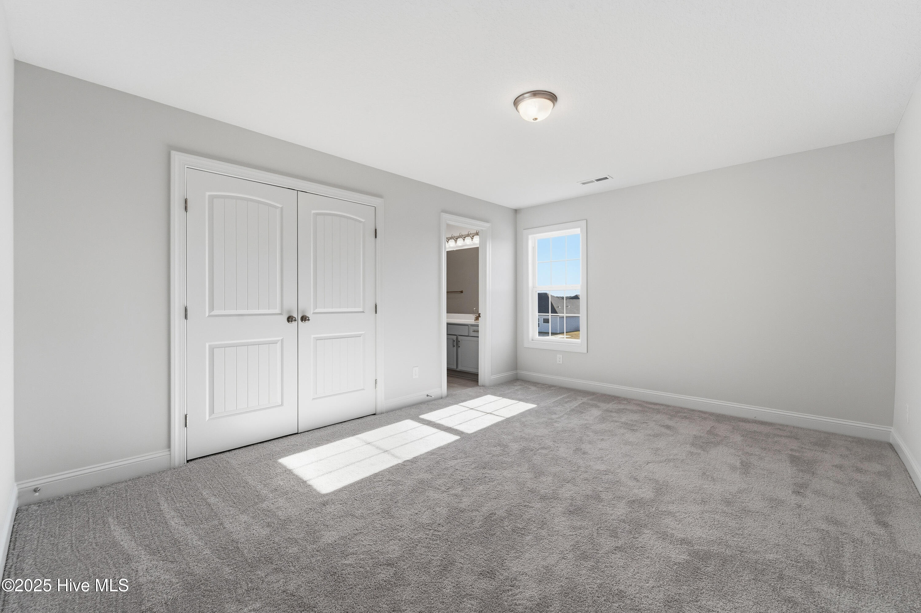 100507195 | Photo 26