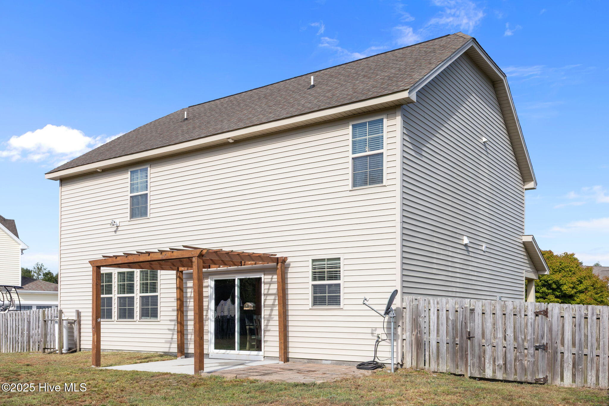 100533509 | Photo 48