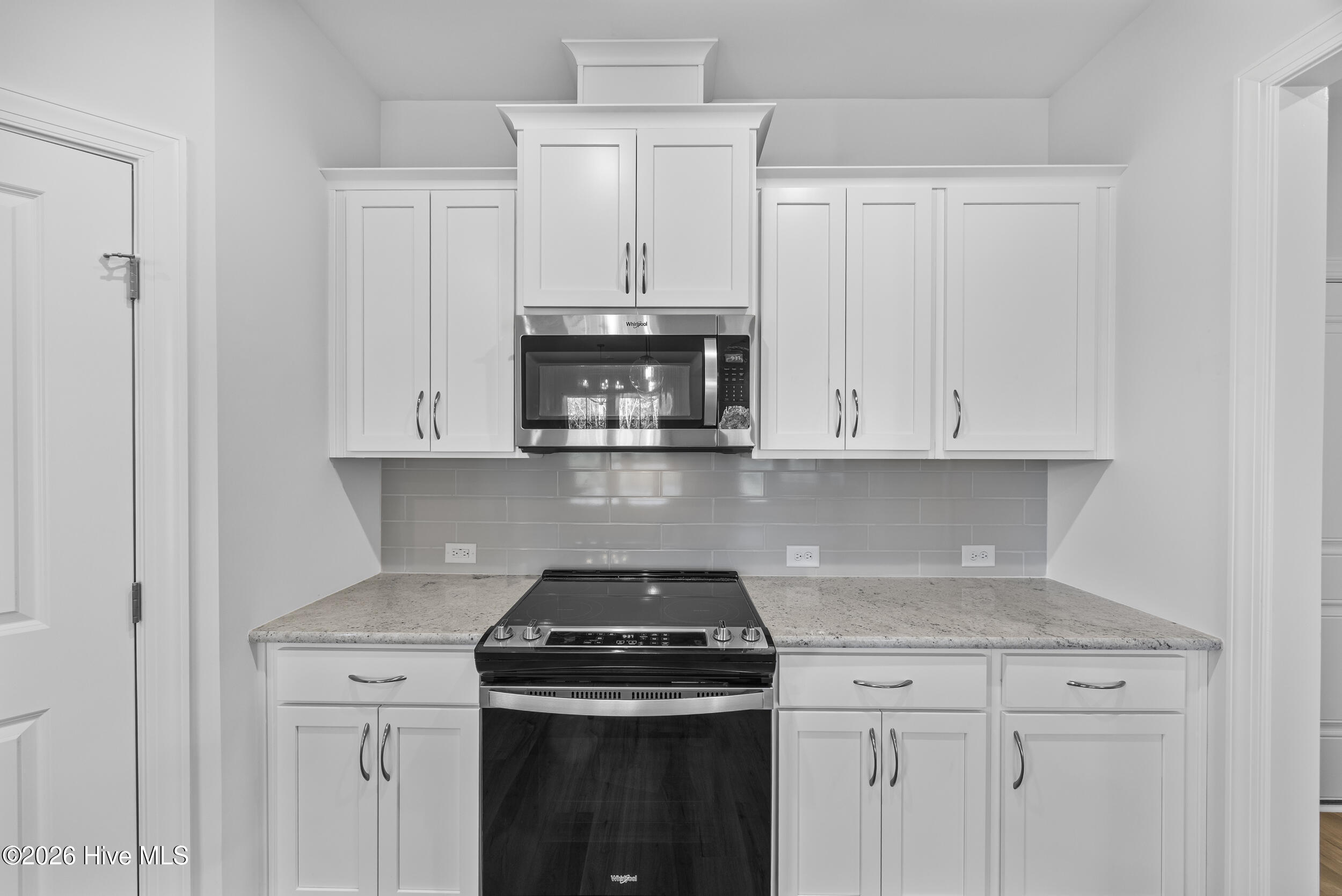 100527051 | Photo 26