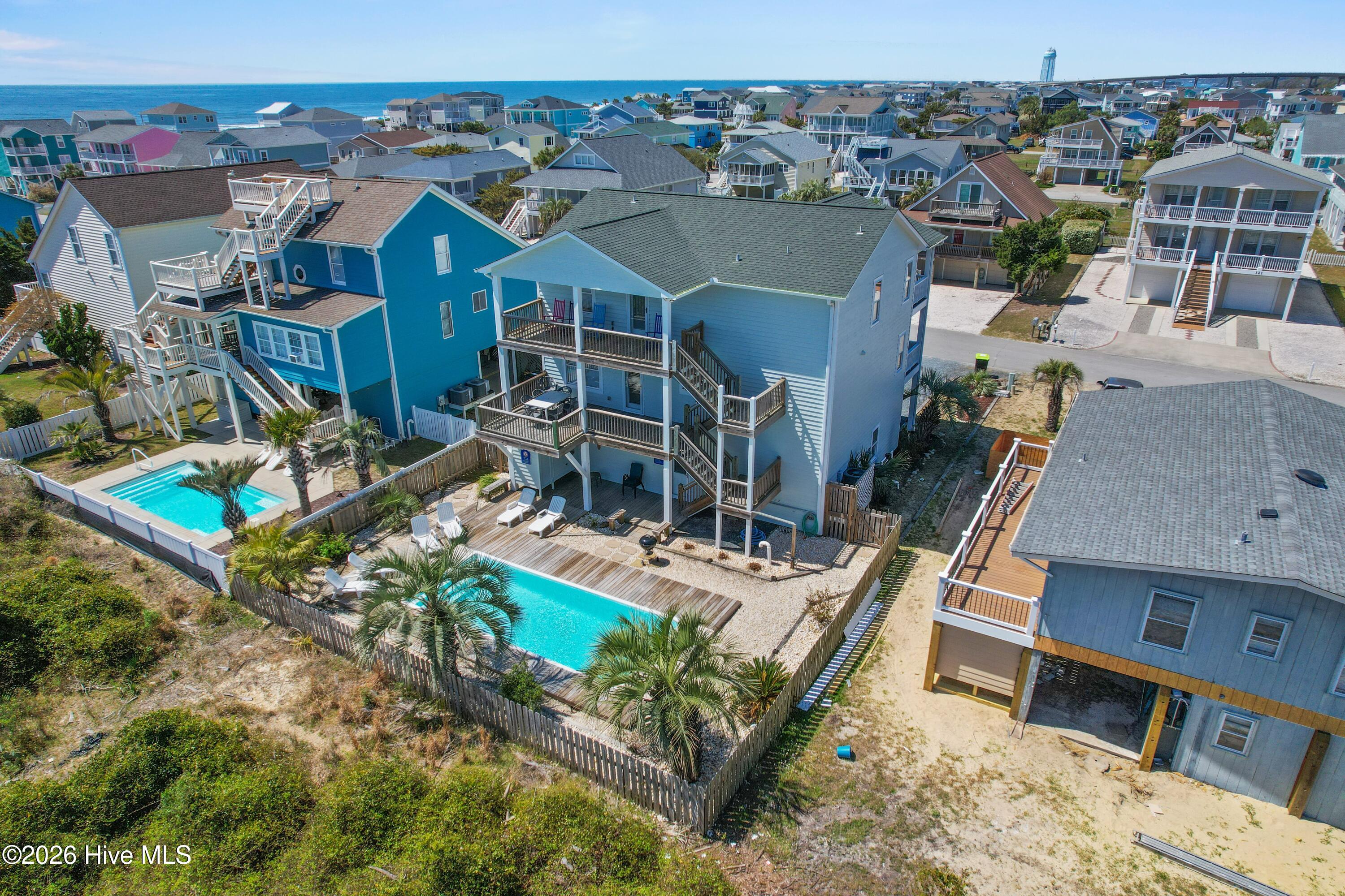 100564981 | Photo 35