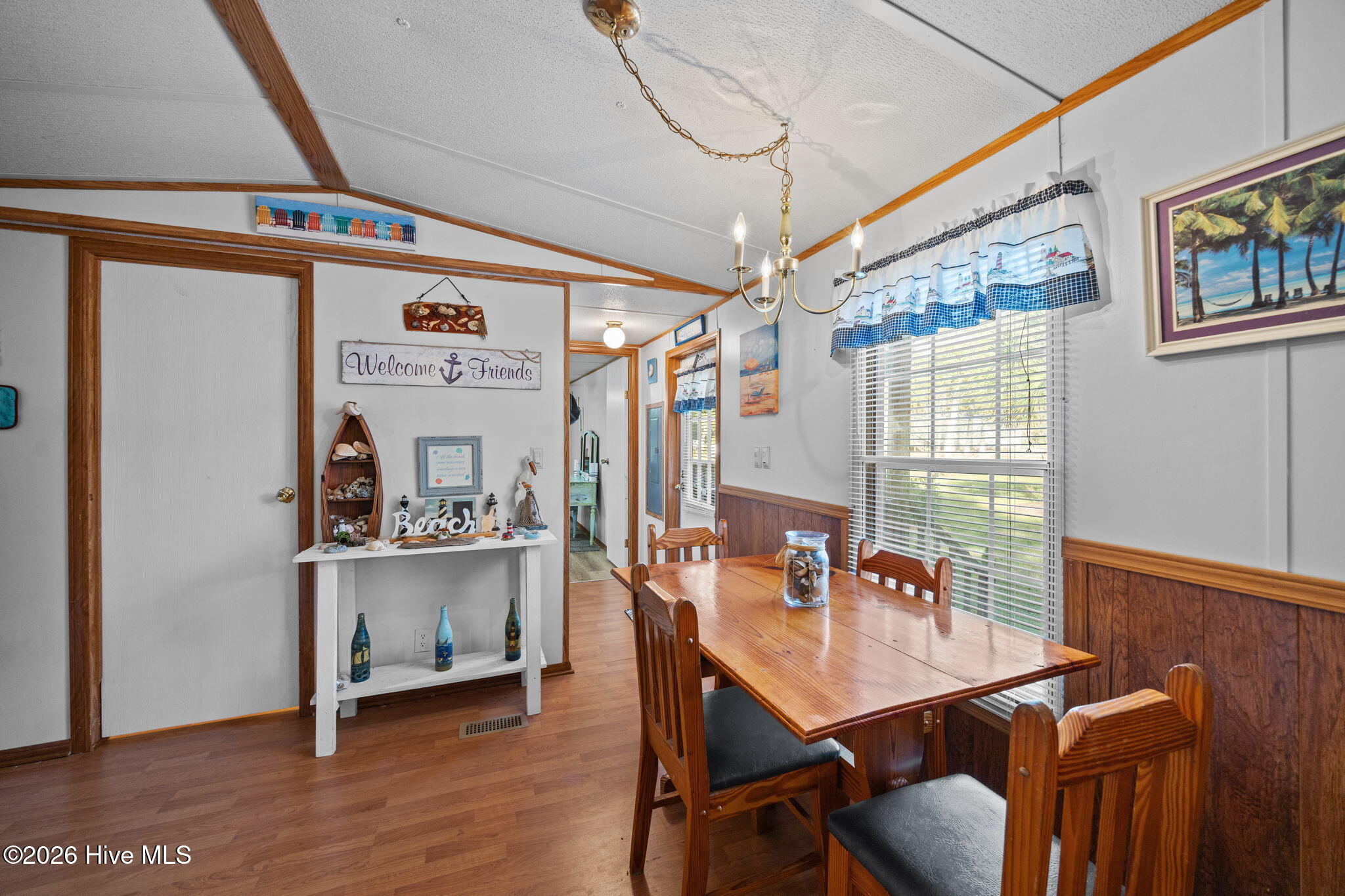 100552918 | Photo 12