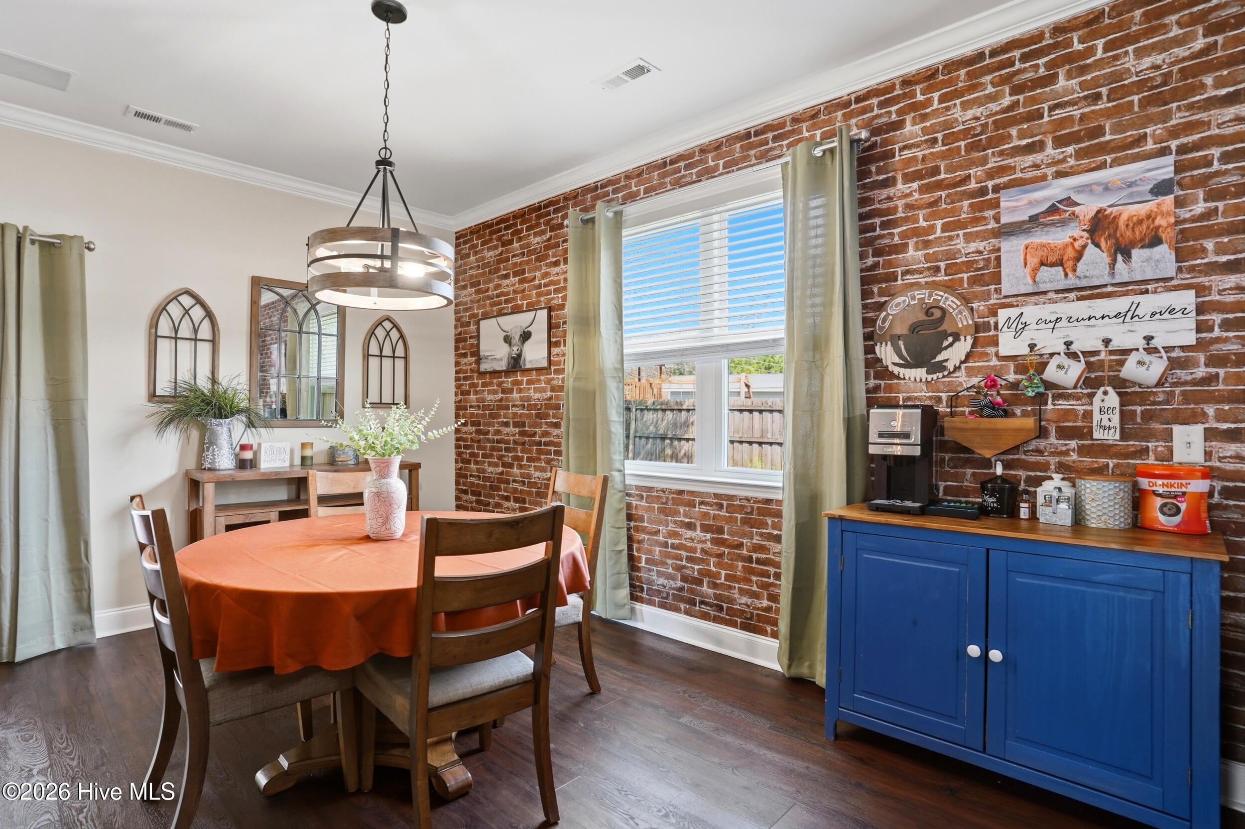 100562435 | Photo 14