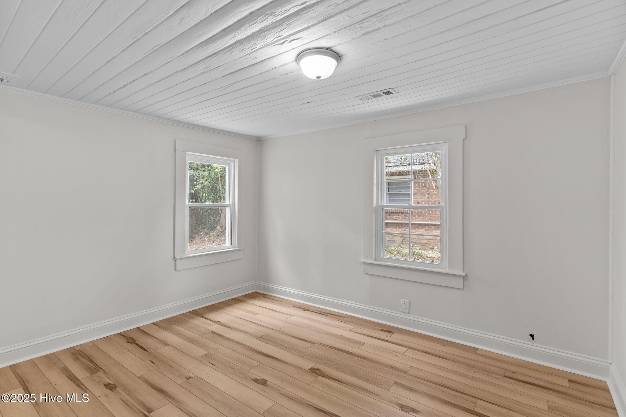 100556871 | Photo 31